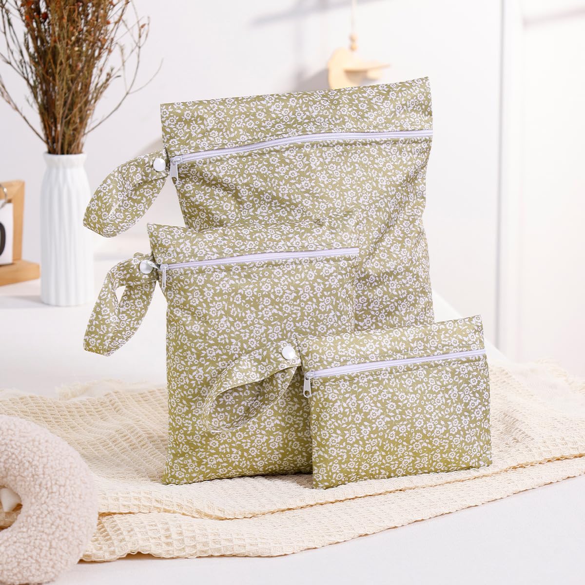 Treer 3 PCS Wet Bags Baby Cloth Nappy Wet Bag Waterproof Reusable Pastoral Style Print Diaper Bags with Zipper,Wet Dry Organizer Bag for Swimming, Baby Diaper, Travel Beach (Olive Green Floral)