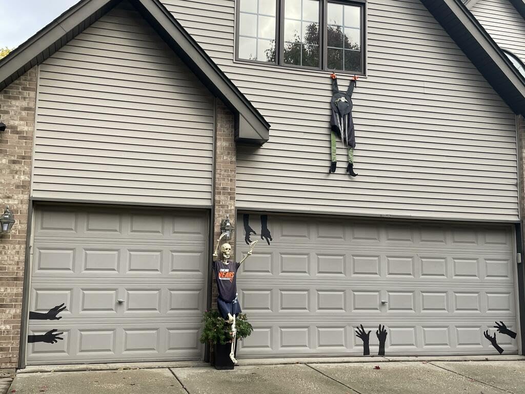 VictoryStore Large Monster Hand Garage Door Magnets: 8 Piece Halloween Zombie Garage Door Magnets, Indoor or Outdoor Halloween Magnets