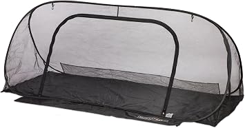 أكبر، ولكن تمامًا مثل Cool MosquitOasis XL Pop-Up Mosquito Net Tent للمخيمات الصيفية والتخييم بطول 80 بوصة