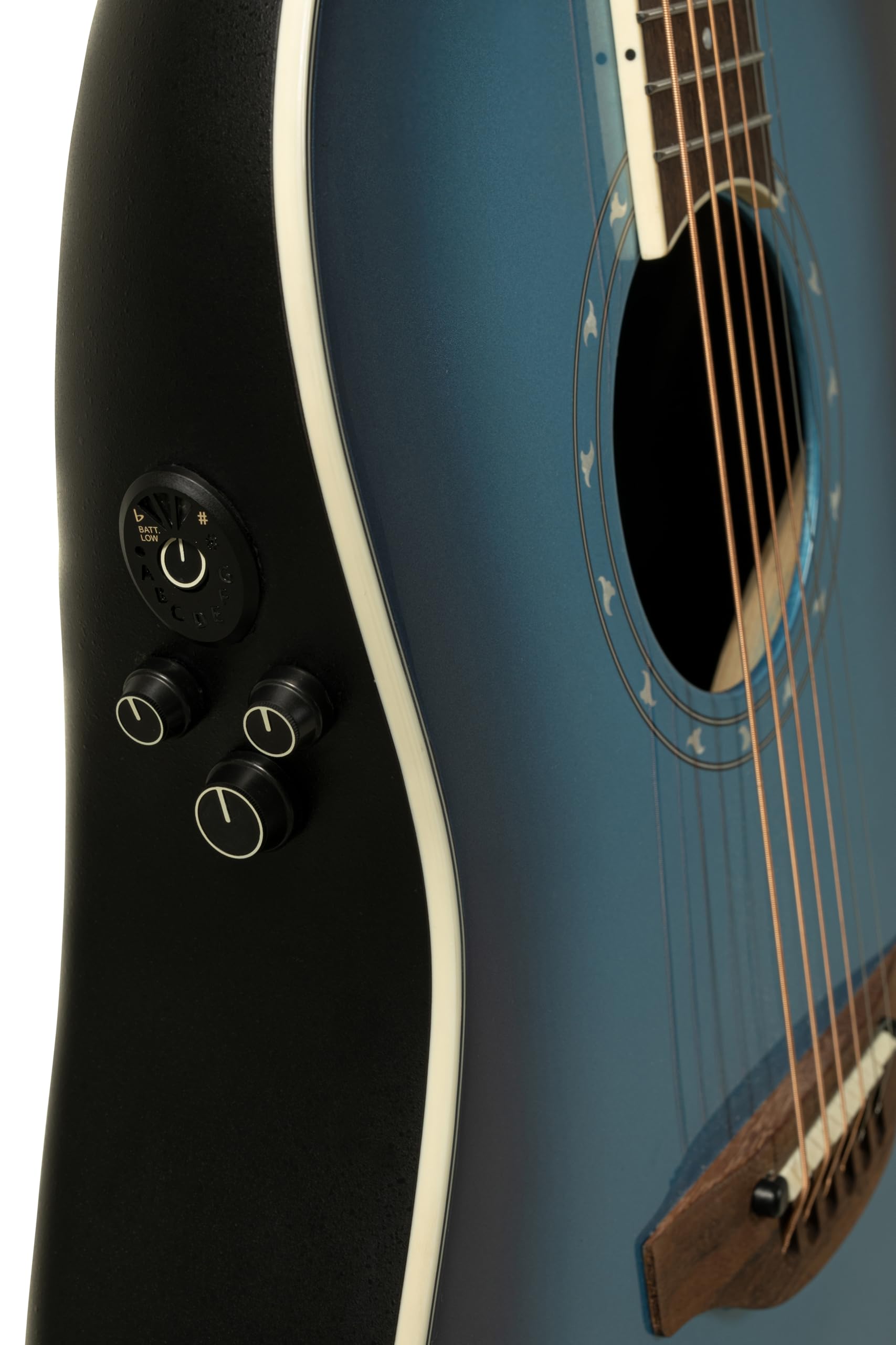 Ovation Chitarra acustica elettrica Pro Series Ultra 1516 Mid Non-Cutaway – Coperta in abete massello di grado A – Body Lyrachord Mid-Depth – con custodia morbida – vernice UV – effetto metallizzato