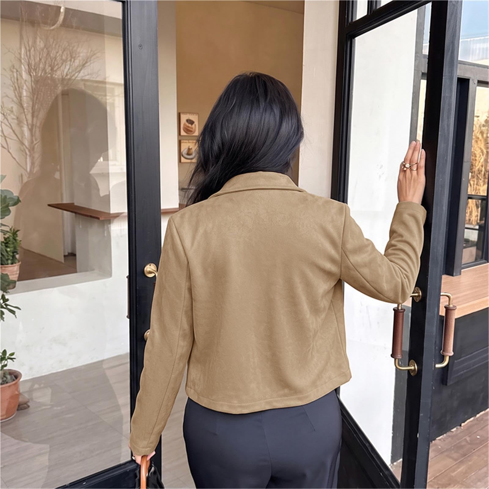 Giacca donna ecopelle scamosciata col rever bottoni larga corta casual