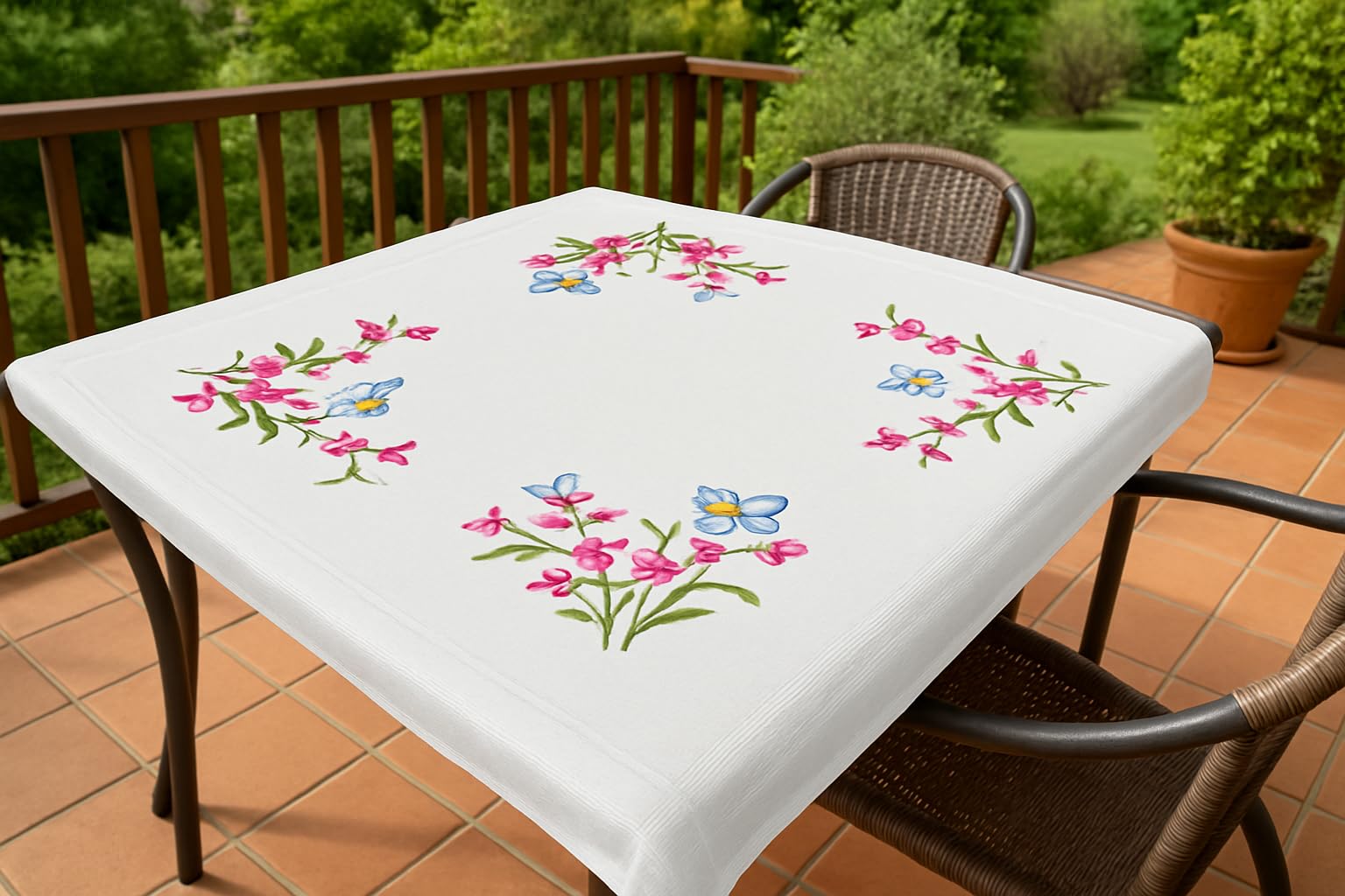KAMACA Kit da ricamo, tovaglia a punto piatto con motivo floreale, tela prestampata incl. filo da ricamo, schema di ricamo e istruzioni, kit da ricamo fai da te per adulti (Iris e Farfalle MD 80 x 80