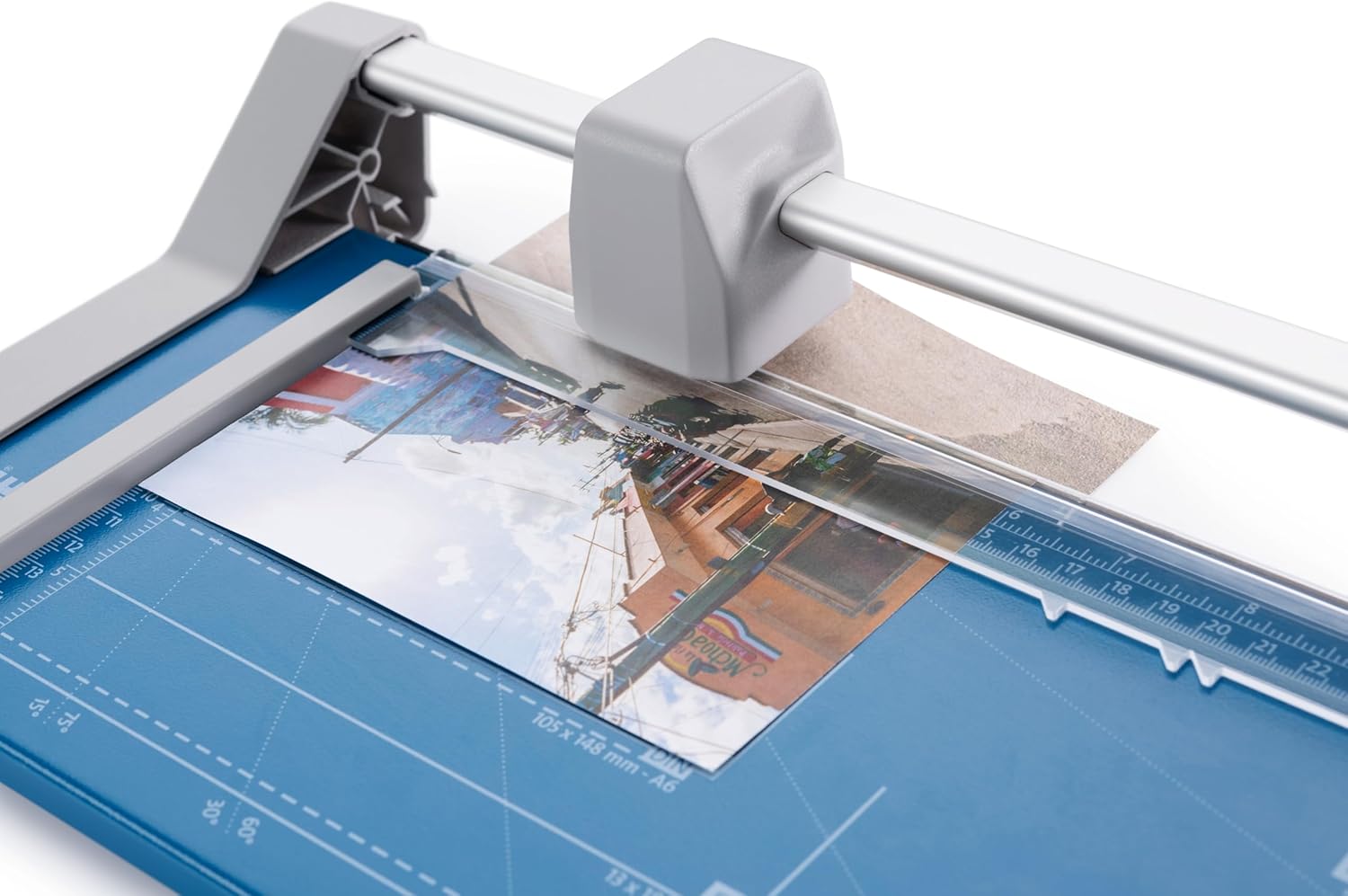 Dahle 507 Personal Rotary Trimmer, 12" Cut Length, 7 Sheet Capacity, Self-Sharpening, Automatic Clamp, German Engineered Paper Cutter