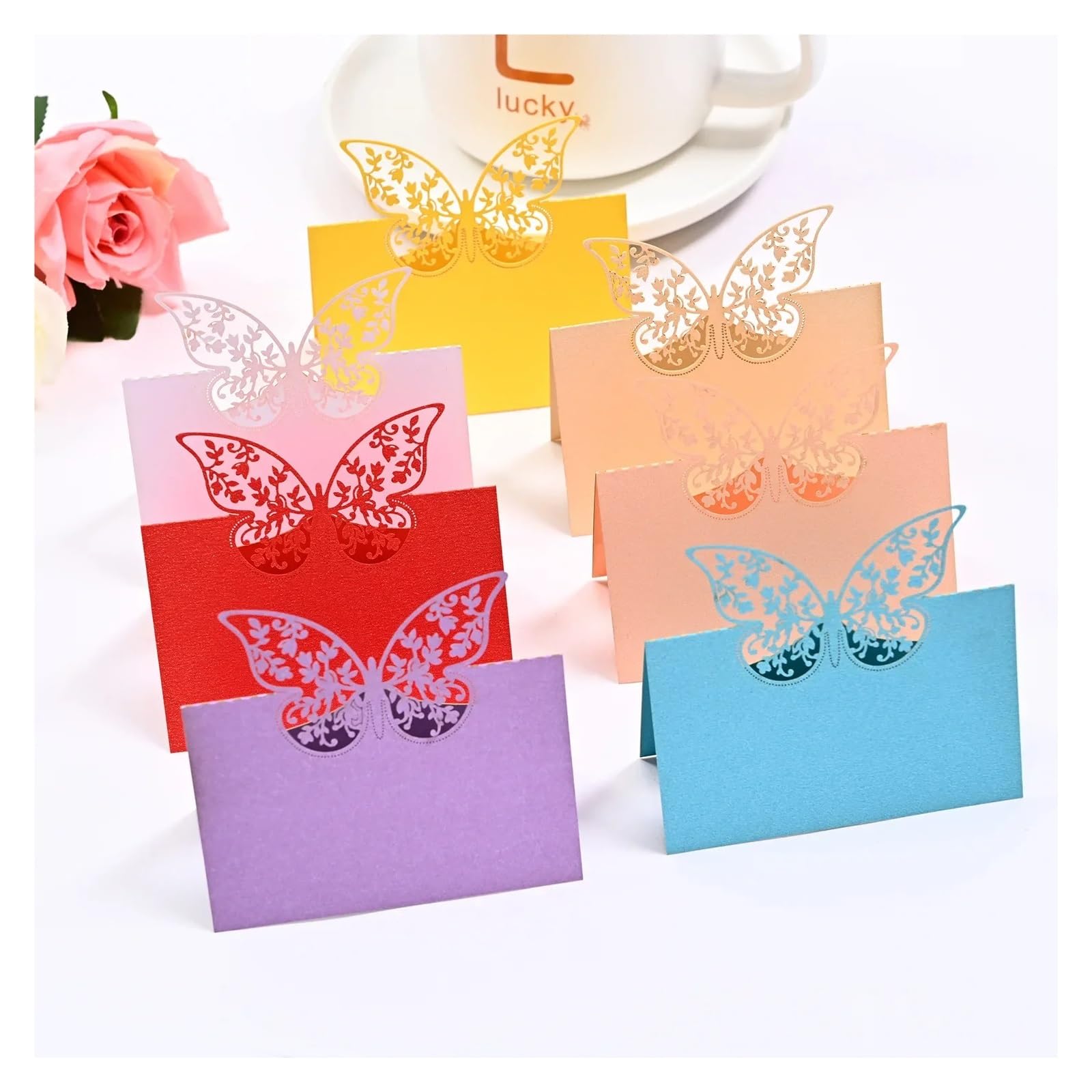 Biglietto per posto nuziale 20/50 pezzi Laser Hollow Farfalla Segnaposto for matrimoni Banchetto Festa Sedile Nome Accedi Tavolo Biglietto di auguri con fiori(Yellow,50pcs)