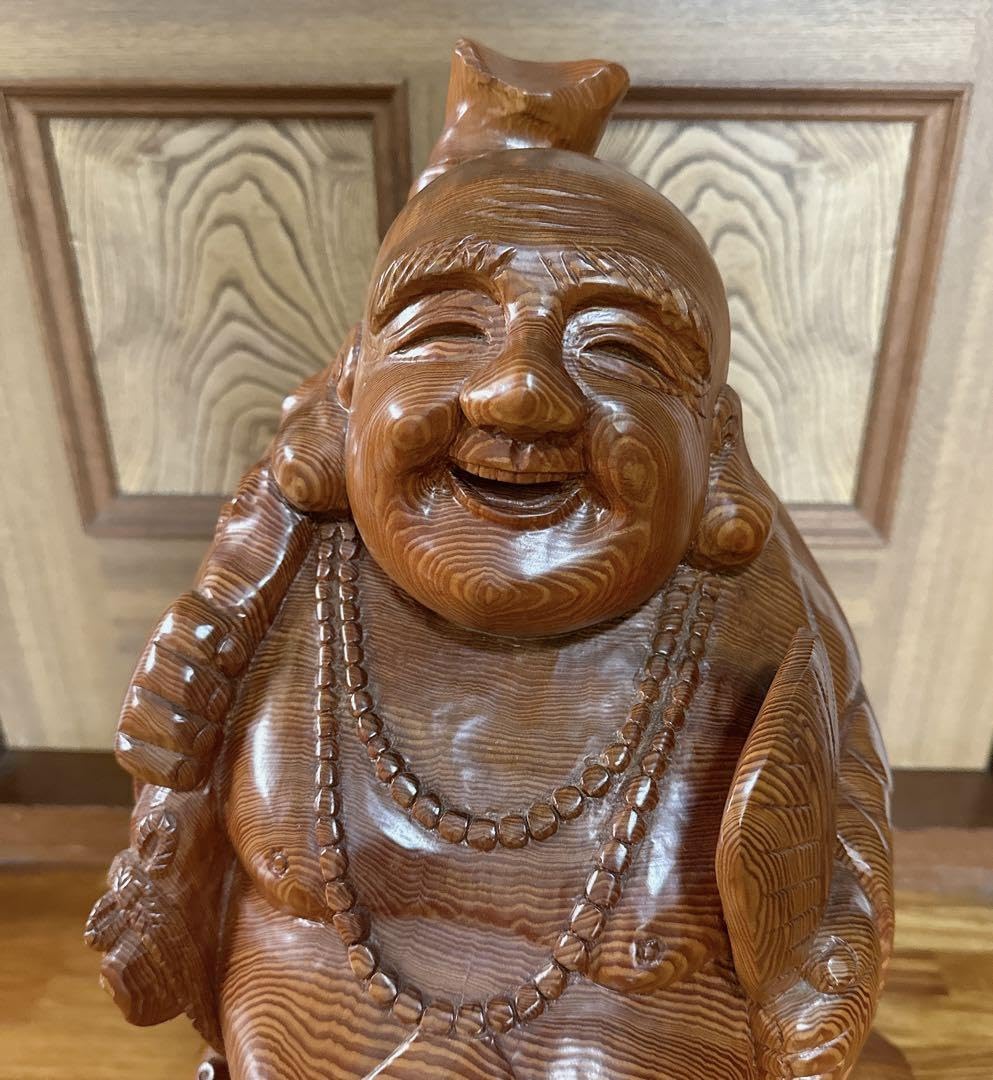 Amazon.co.jp: 銘木屋久杉 布袋様 国産無垢 置物 縁起物 : ホーム