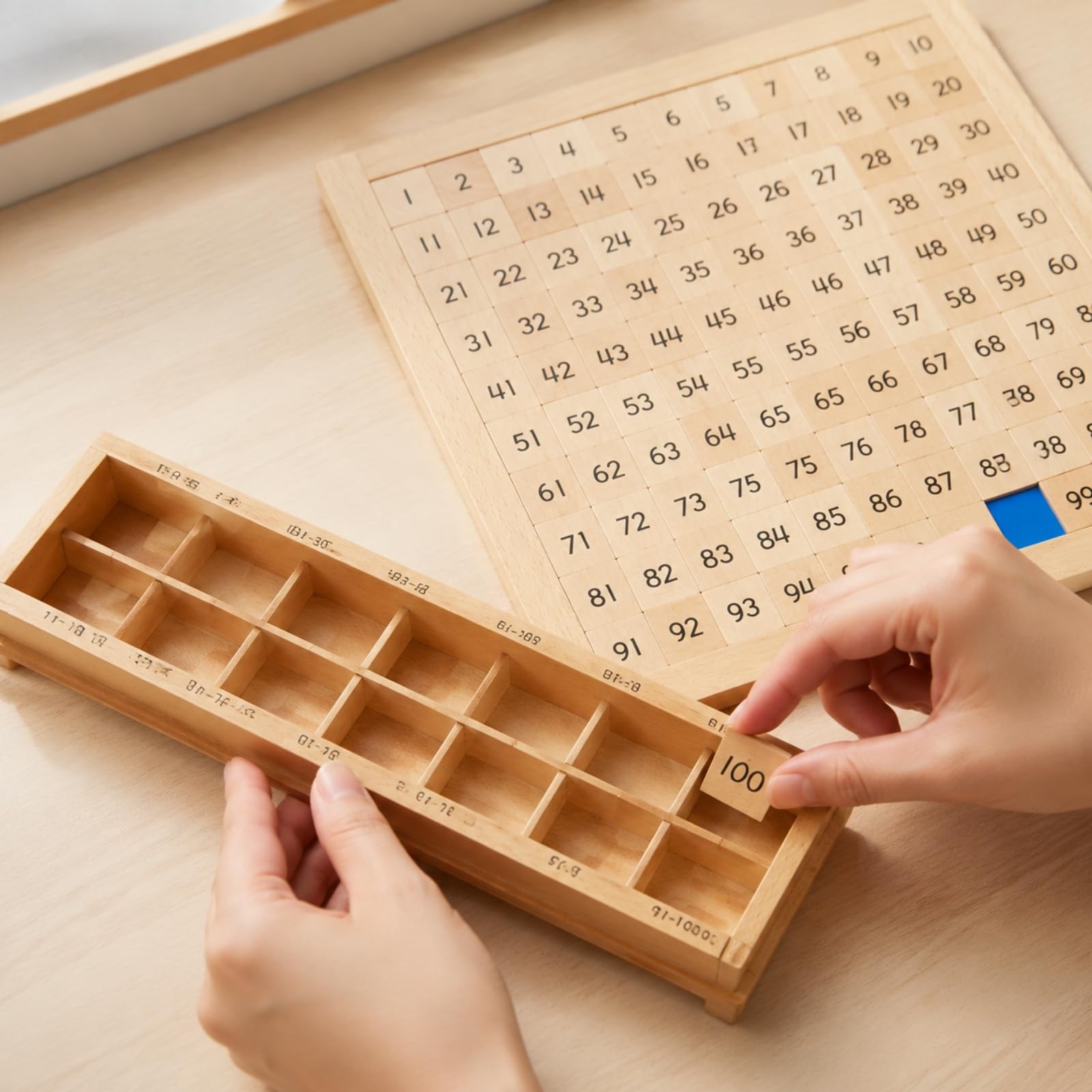 Children Learning Board Tavola Numerica Cento Numeri Quadrata Pannello Conto Puzzle Didattico in Legno di Faggio con Tessere Numerate Lisce per Esercizi Adatta a Bambini Scuola Casa Regalo