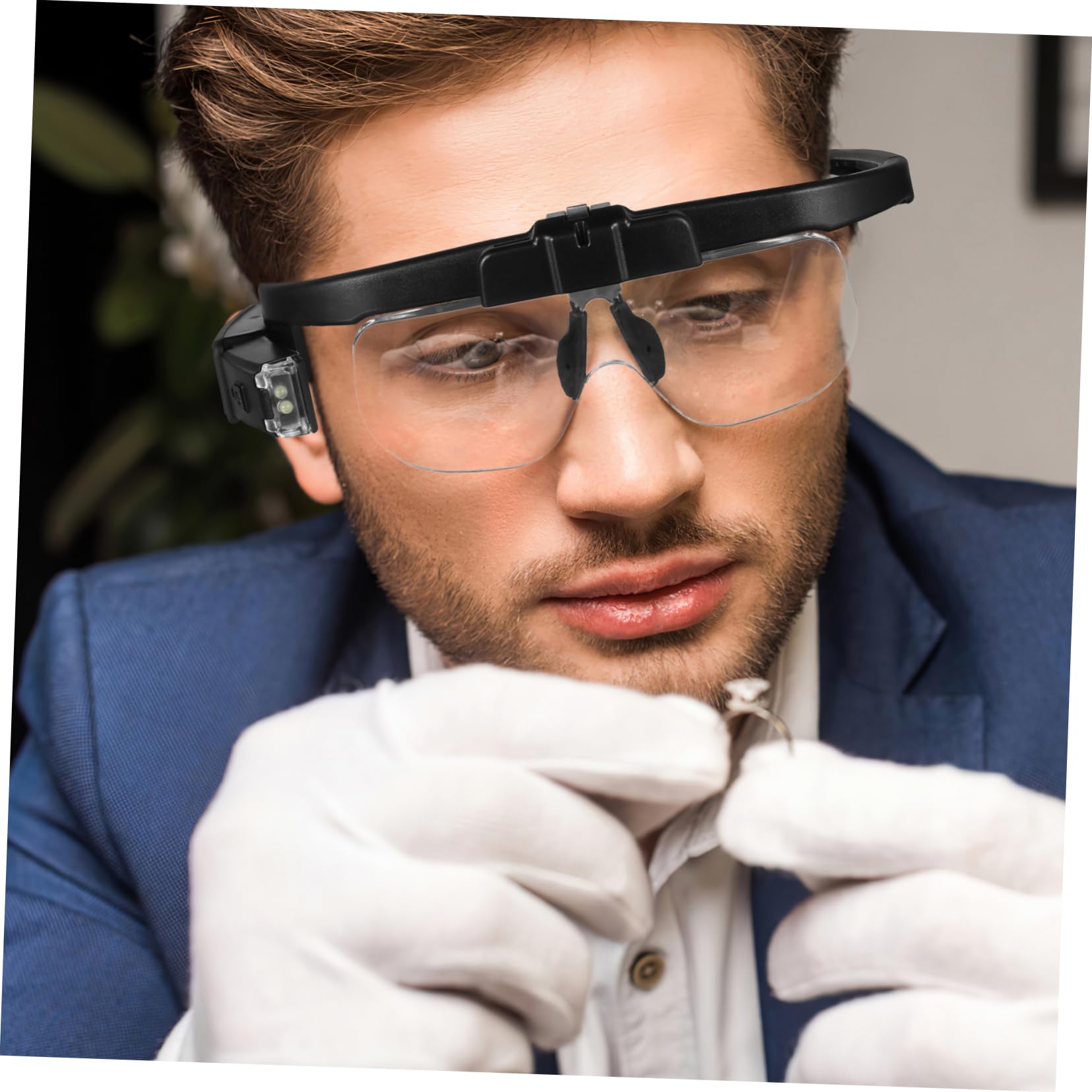 Angoily Occhiali con Lente D’ingrandimento LED Ricaricabili, Mani Libere, Comodi da Indossare, per Lettura e Modellismo, con Cavo USB