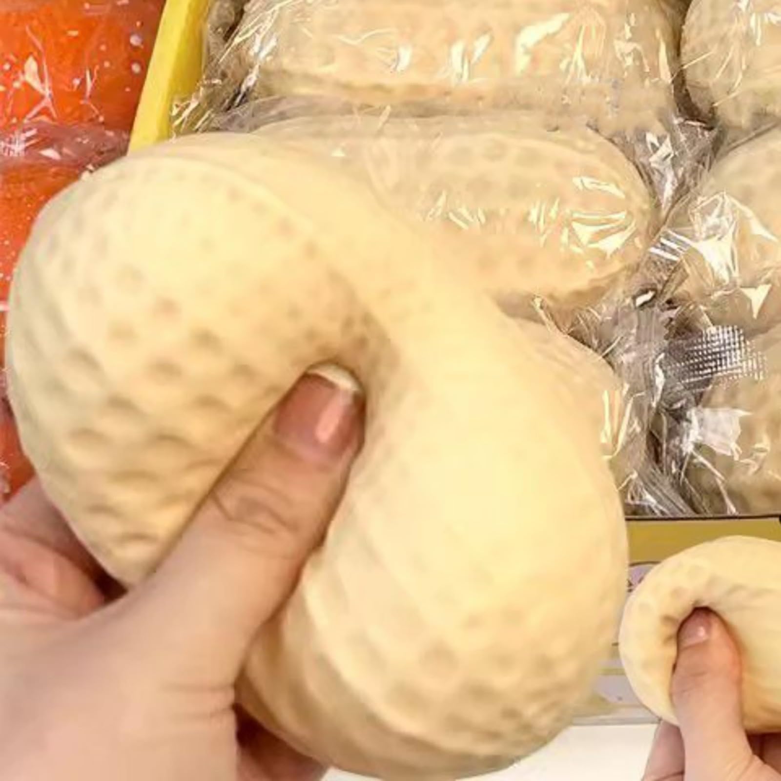 Giocattolo Squeezable a Forma di Arachide, Antistress, Giocattolo a Forma di Arachide Realistico, Palle Antistress Non Tossiche, Fidget per Bambini e Adulti (1 PEZZO)