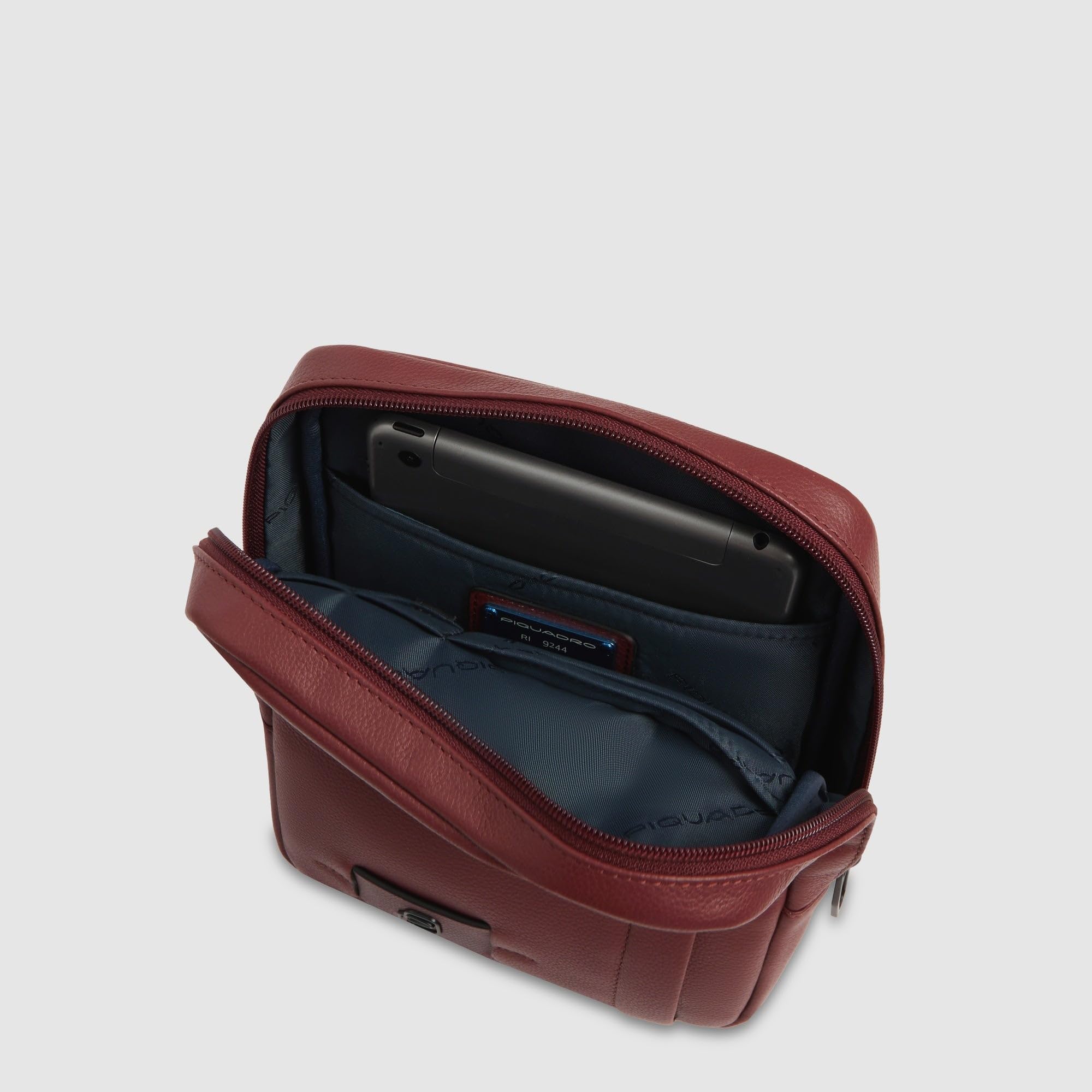 PIQUADRO – Borsello - In Pelle – Compatto ed Elegante - Uomo