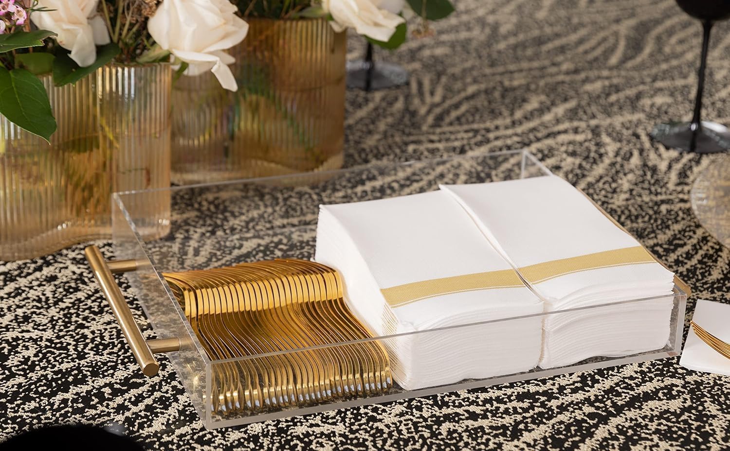 PARTY BARGAINS Disposable Cloth-Like Paper Guest Towels 200 Pack 13″ x 16″ White with Gold Line, Soft Absorbent Decorative Napkins for Weddings, Parties, Events, Home