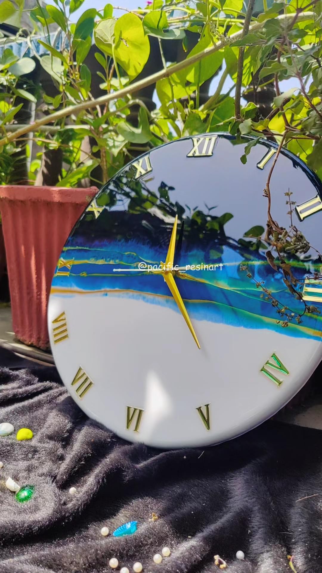 Heaven Furnitures WallClock || Resin Art Wall Clock || Big Wall Clock || 22mm Thickness || Quality Verified (16,20,24inch) (Thunder Blue Roman:, 61cm x 61cm (Kingsize 24inch))