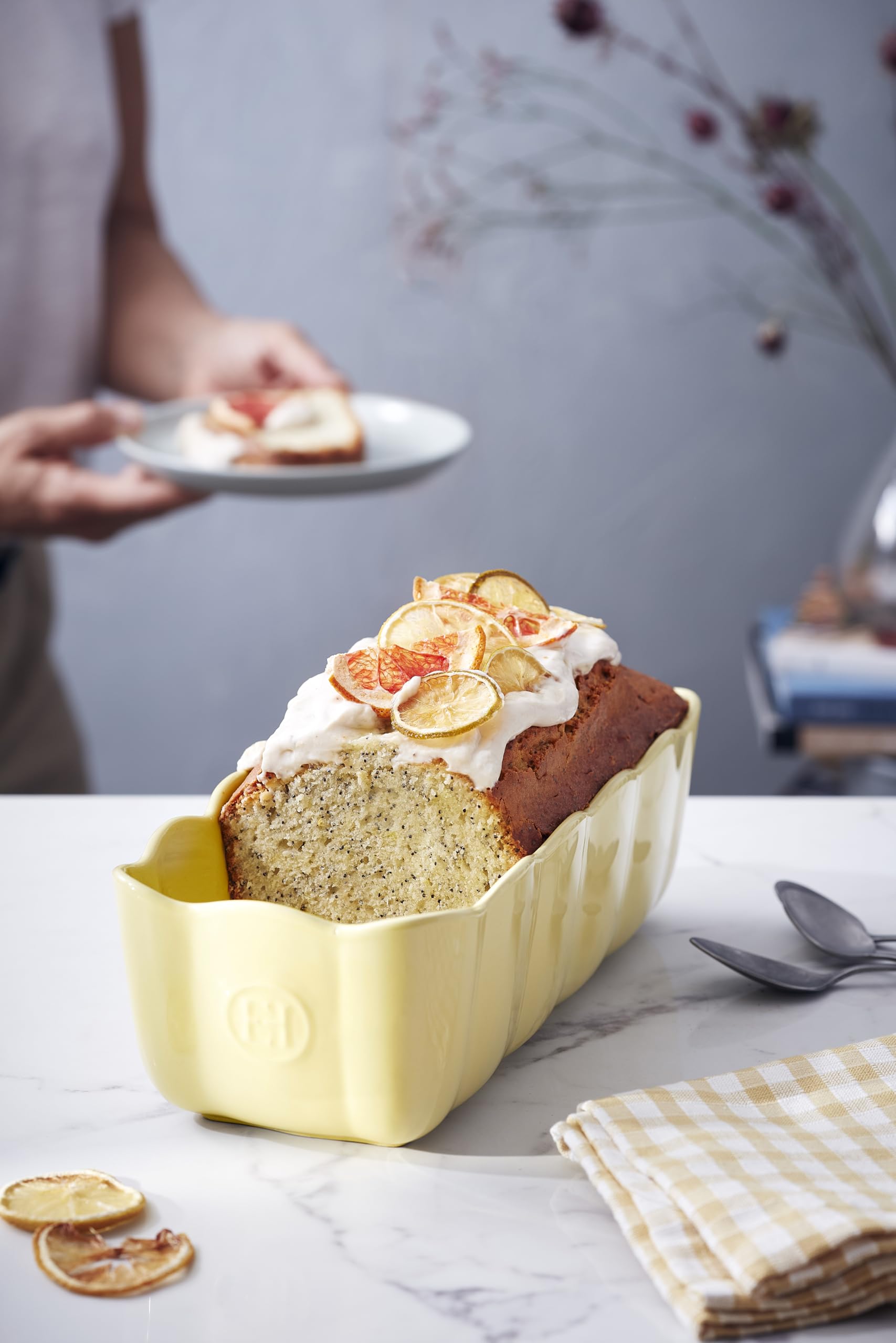 Emile Henry Moule à Cake Madeleine – Céramique Haute Résistance – Cuisson Homogène – Coloris Jaune Vanille – Fabriqué en France
