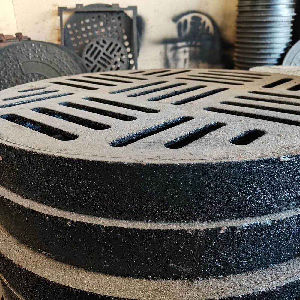 Rejilla redonda de hierro fundido resistente para cubrir alcantarillado – 8/12/14/16/18/20 pulgadas de repuesto para uso en exteriores (68 x 3 cm)