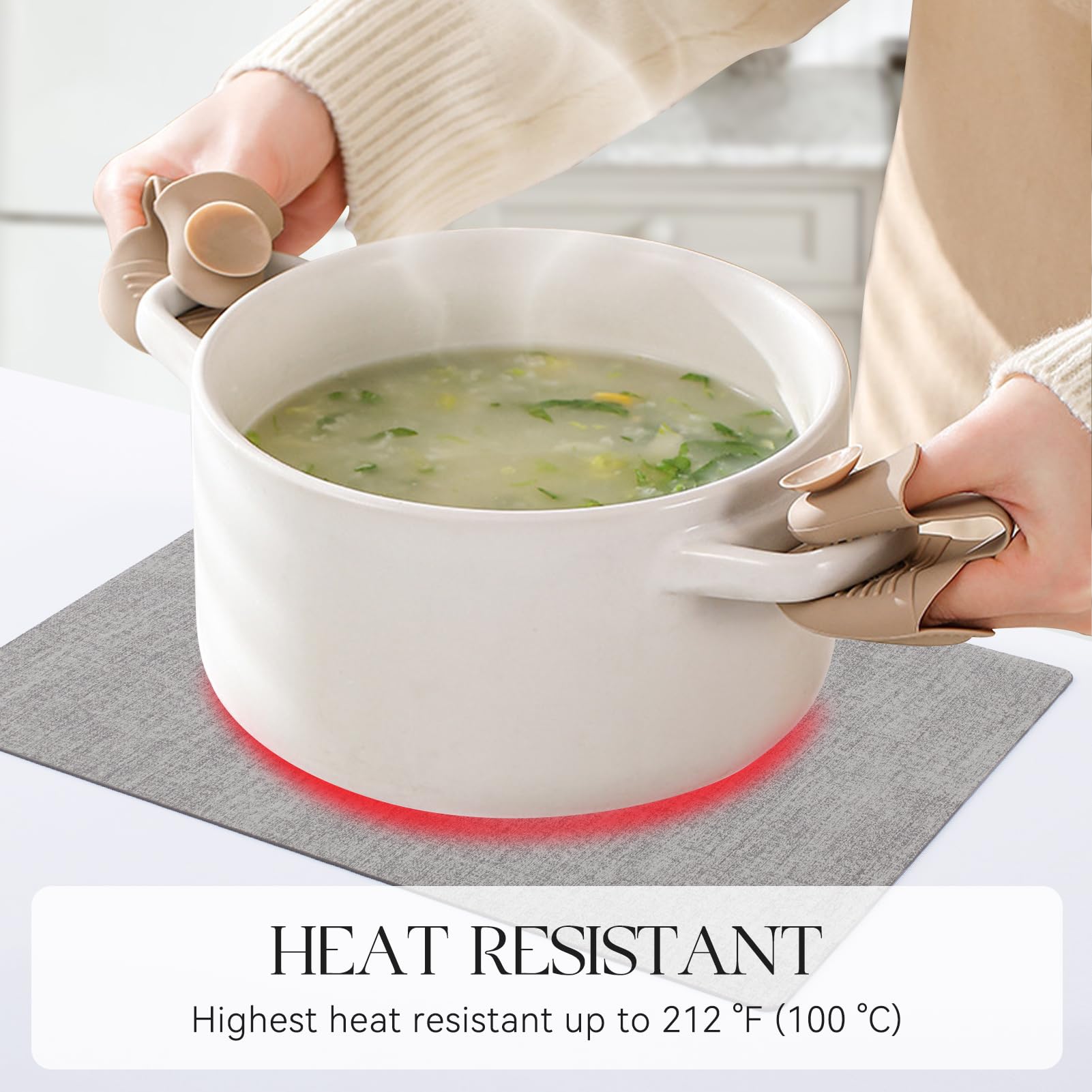 MOSAYT Juego de 4 manteles individuales de vinilo resistentes al calor con posavasos, 100 % impermeables, lavables, de piel sintética, para cocina, comedor, fiesta al aire libre, 12 x 18 pulgadas,