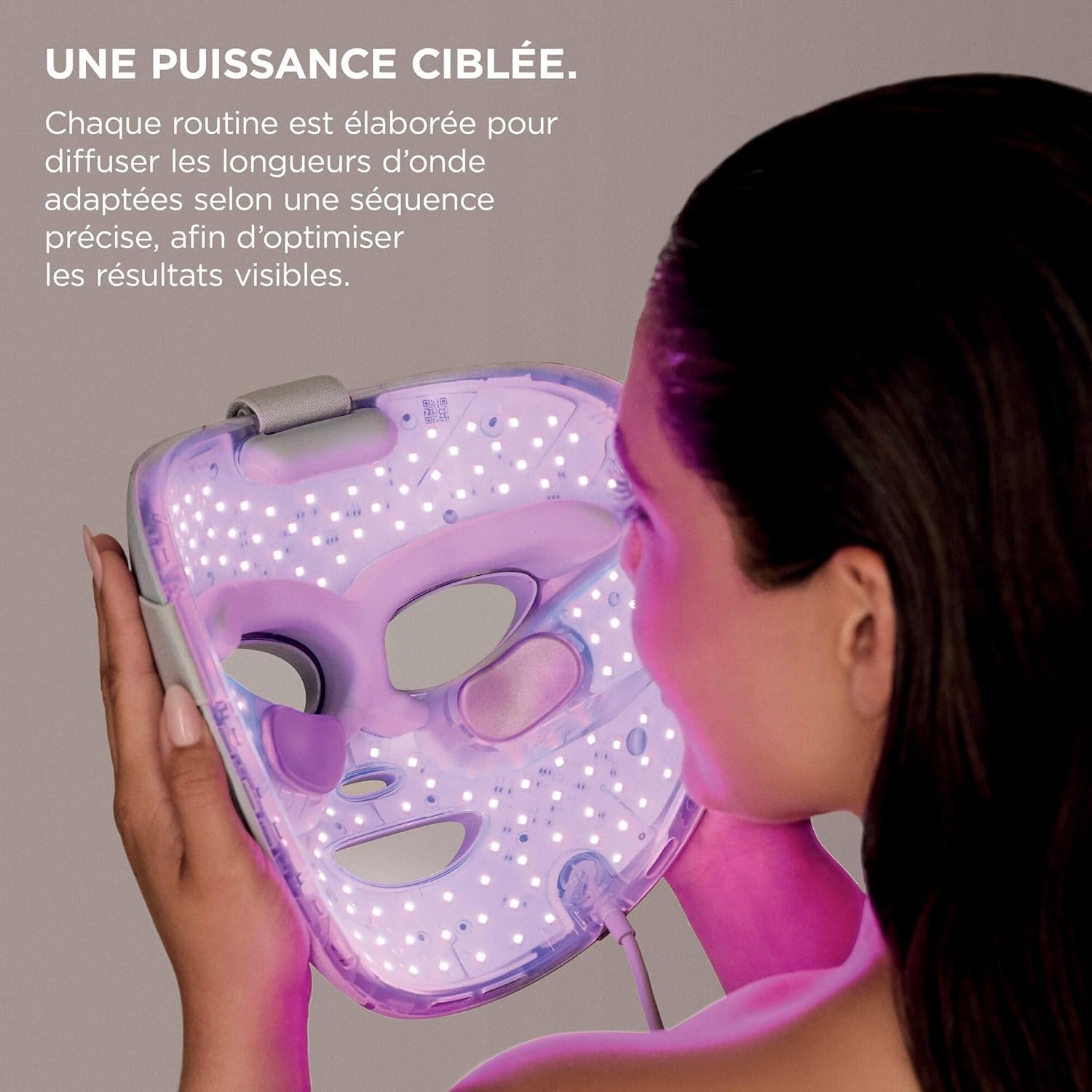 Shark Cryoglow x L'Oréal Paris – Routine de soin du visage - Masque LED avec technologie de refroidissement du contour des yeux + Coffret Revitalift Clinical Vitamine C (nettoyant, sérum, soin)