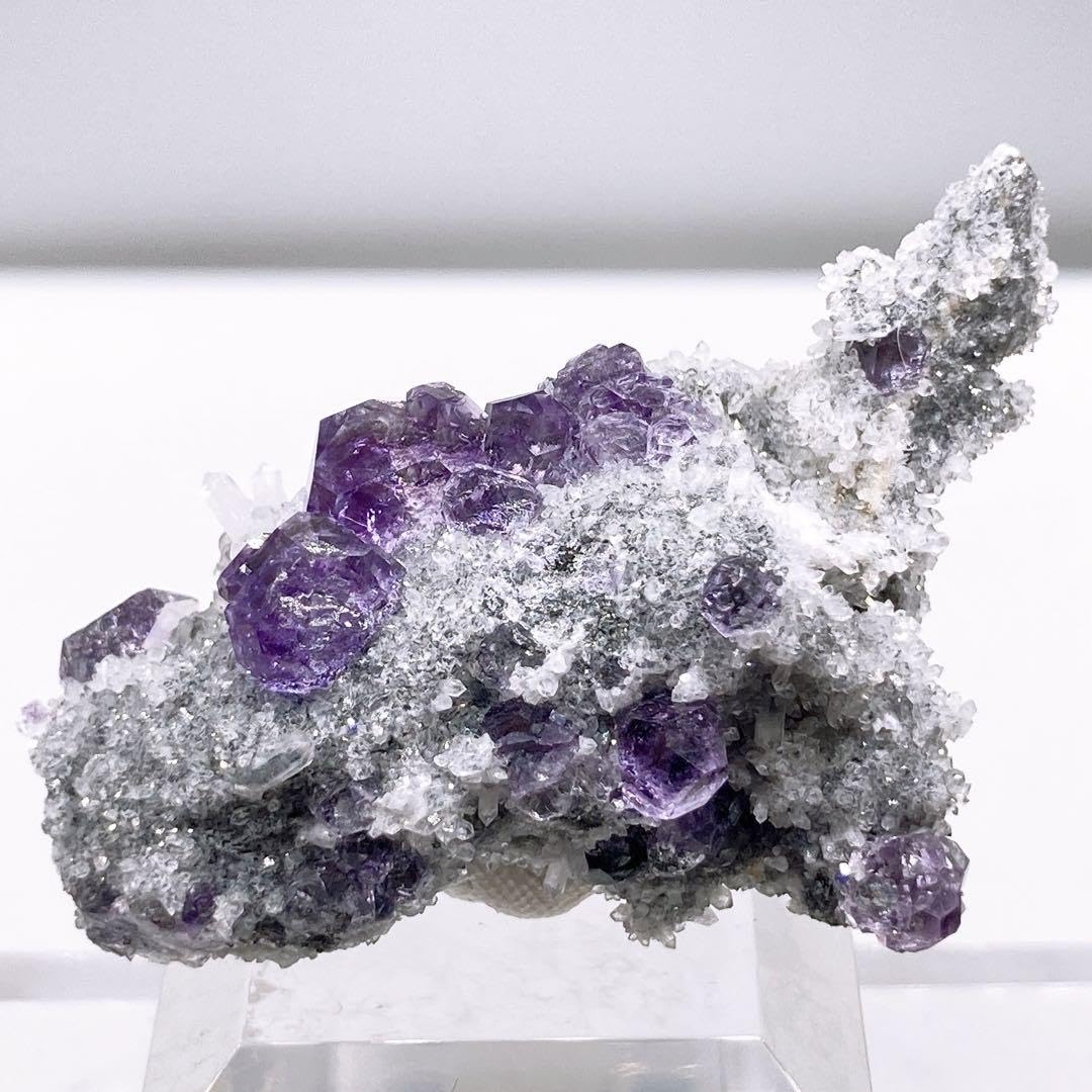 Amazon.co.jp: フローライト 蛍石 原石 鉱物標本 988 : おもちゃ