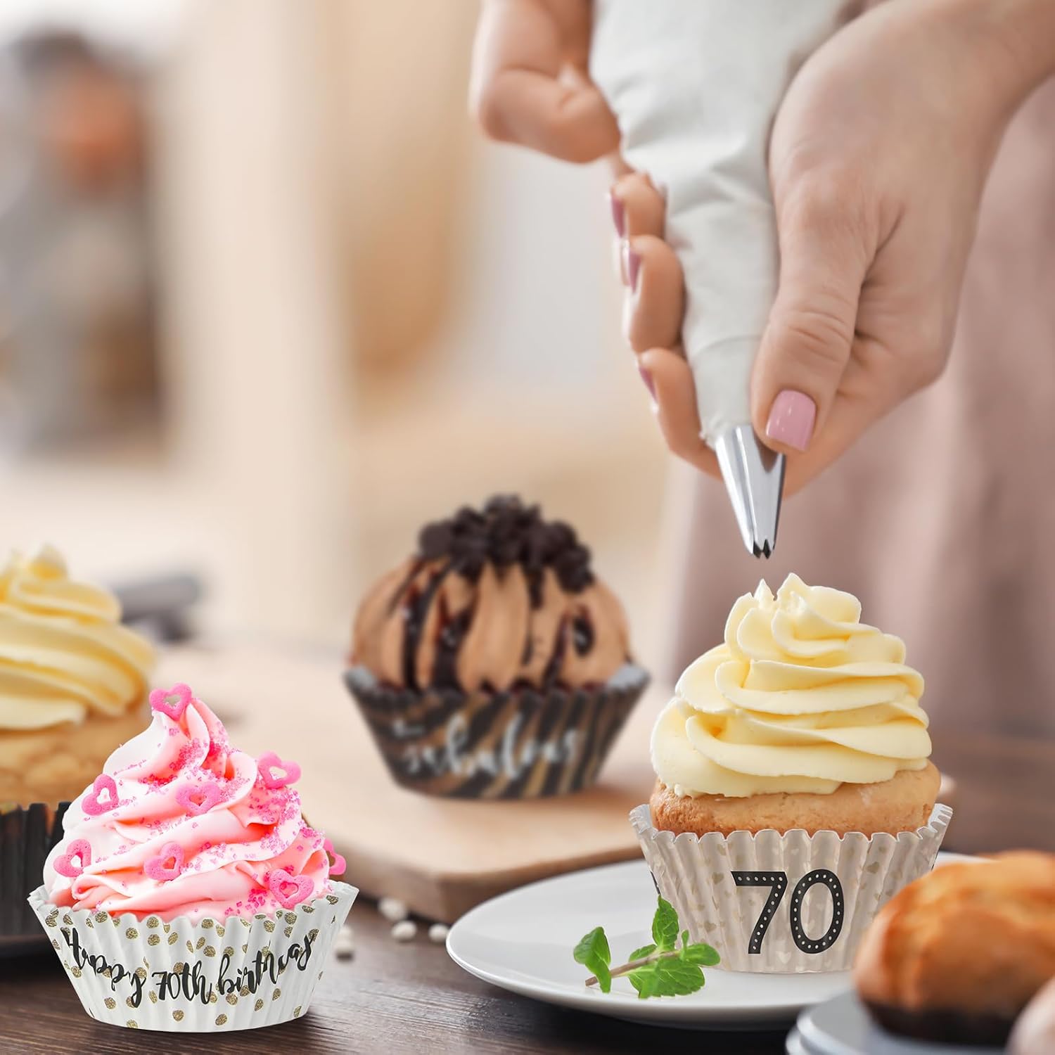 Vesici 200 Pcs 70th Birthday Cupcake Liners Black Gold Baking Cups image 4