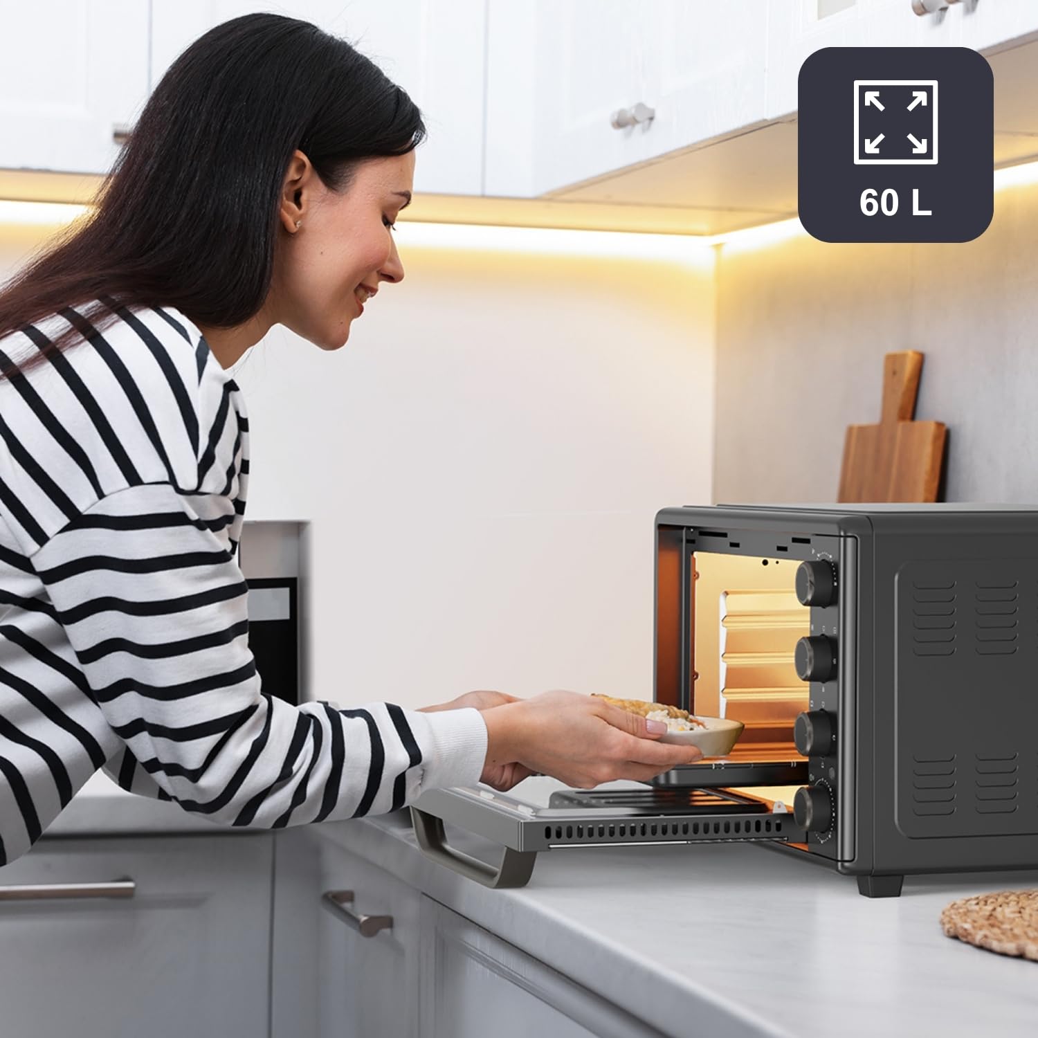 BLACK+DECKER – Forno Elettrico BXOV6000E | 2000W | 60L | 15 modalità | A Convezione | Timer 90 min | Funzione STAY ON | Doppio Vetro | Luce Interna | Teglia Raccoglibriciole | Accessorio Spiedo