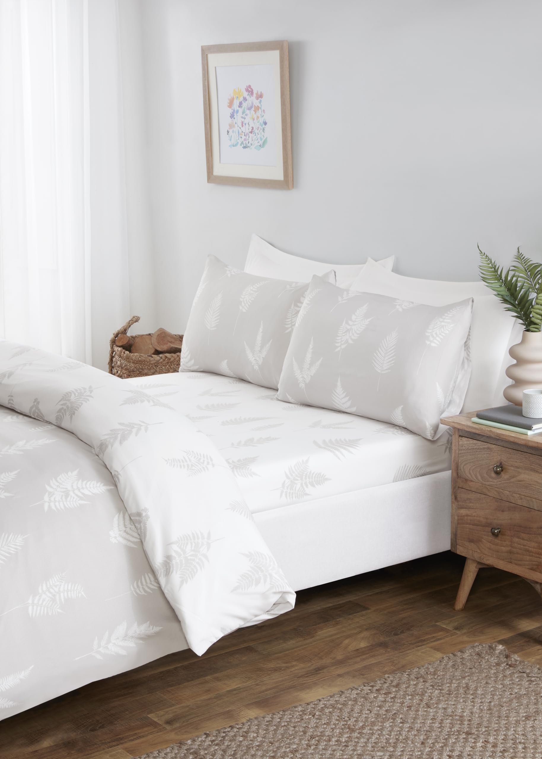Rapport Home Natural King Duvet Cover Set - Floral Microfibre Bedding With Fitted Sheet & Pillowcases - Soft, Easy Care Complete Bedroom Decor (220X230cm)
