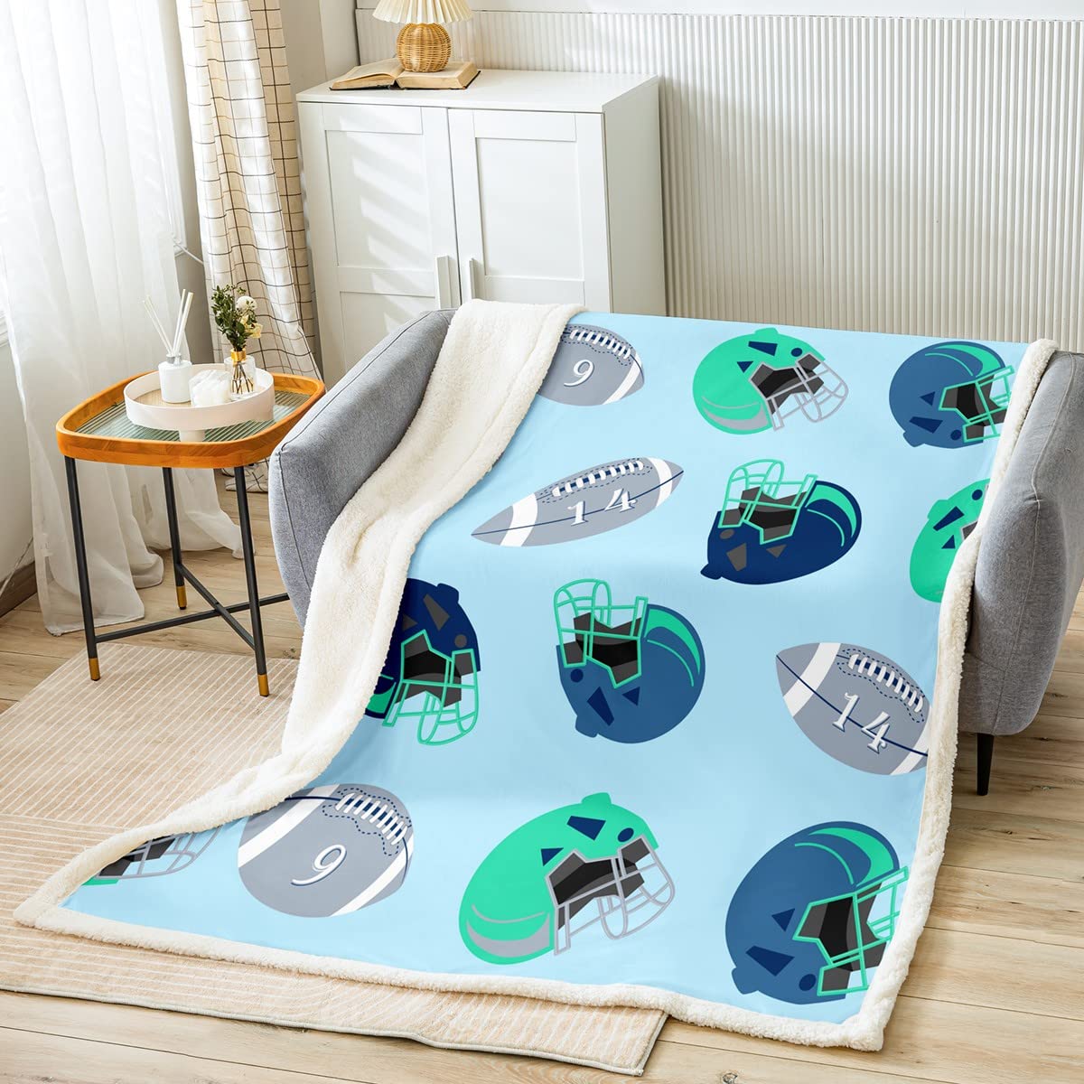 Coperta in pile Sherpa per ragazzi e ragazzi Football americano Helme Coperta sportiva a tema sfocata per divano letto, design verde, grigio, blu, 200 x 200 cm
