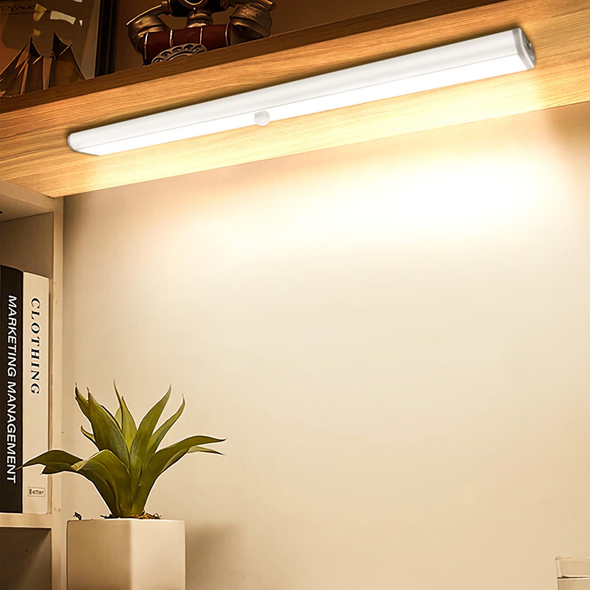 LEPOTEC Luce Armadio da 52 LED per Utilizzo Interno, Illuminazione a Batteria Ricaricabile con Sensore di Movimento, per Armadi, Cassetti, Corridoio, Camera da Letto, Colore Argento, 1 Pezzo