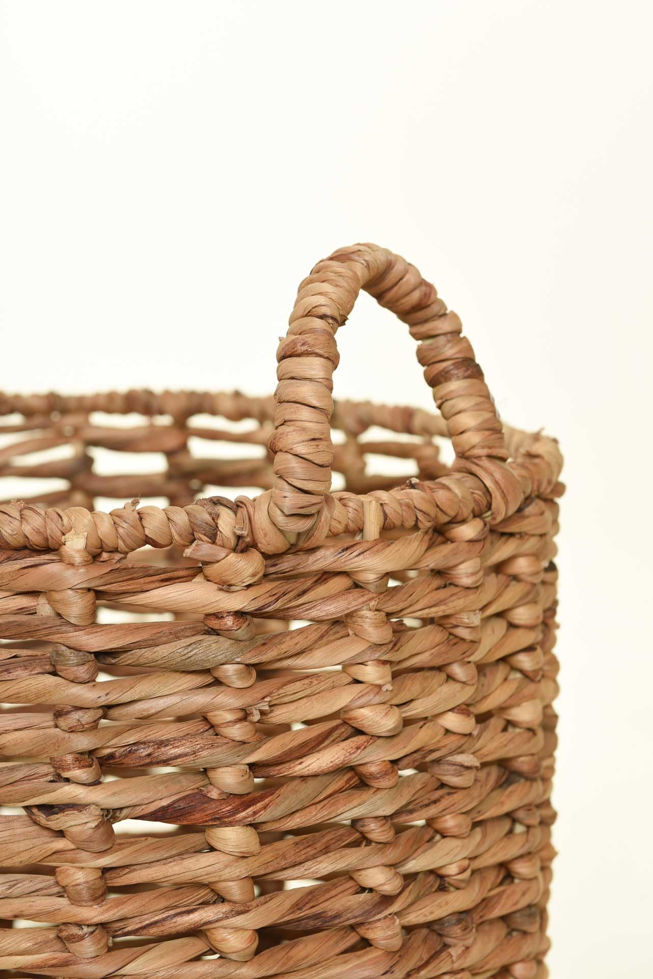 VIVANNO Dekokorb Natur BACINO Wasserhyazinthe Korb mit Griffen 45x50 cm | Vielseitiger Aufbewahrungskorb für Decken oder Magazine, geflochtener Wäschekorb aus Naturmaterial für den Innenbereich