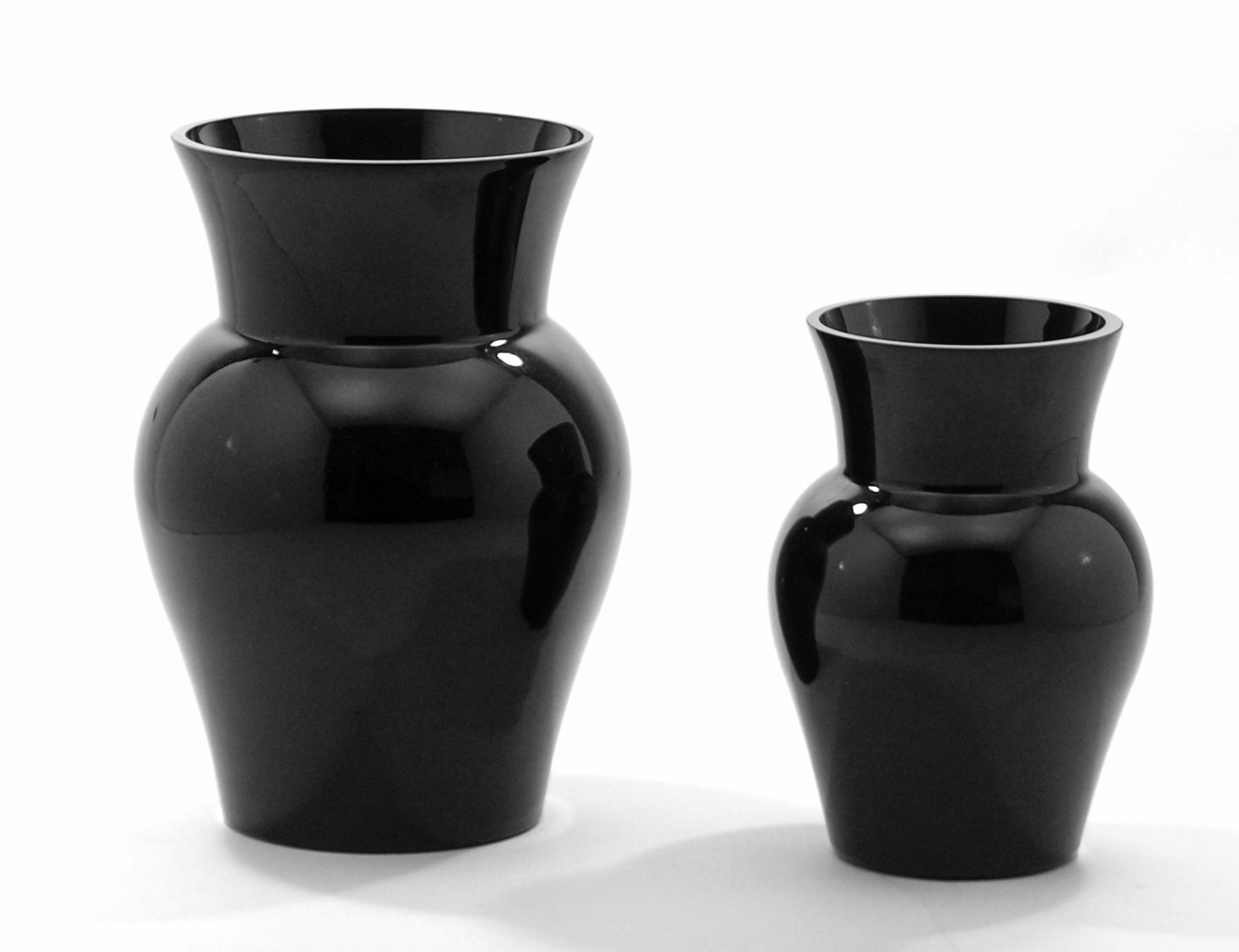Paul NagelViola Vase Small Black