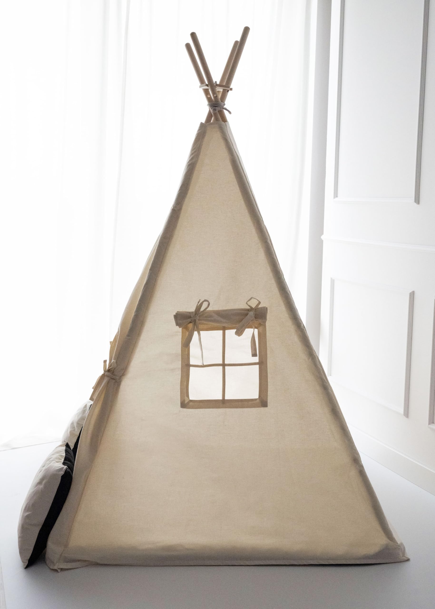 PaLulli® Tente tipi pour enfant en 100 % coton avec tapis douillet, système anti-collaps, stable, lampe suspendue de camping et 2 coussins décoratifs, tente de jeu Tippi, tente de jeu, beige
