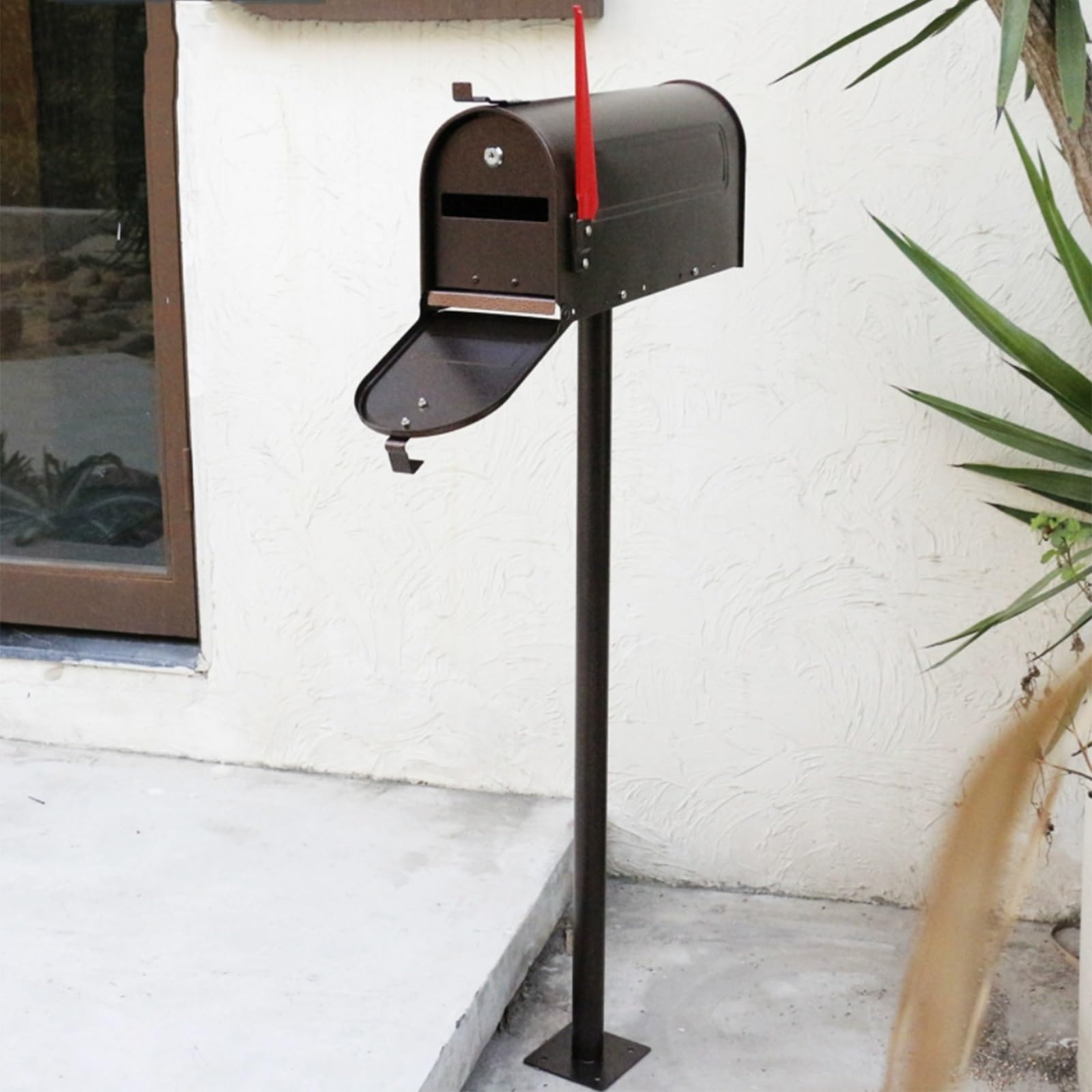 Boîte aux lettres noire durable pour une utilisation en extérieur design minimaliste