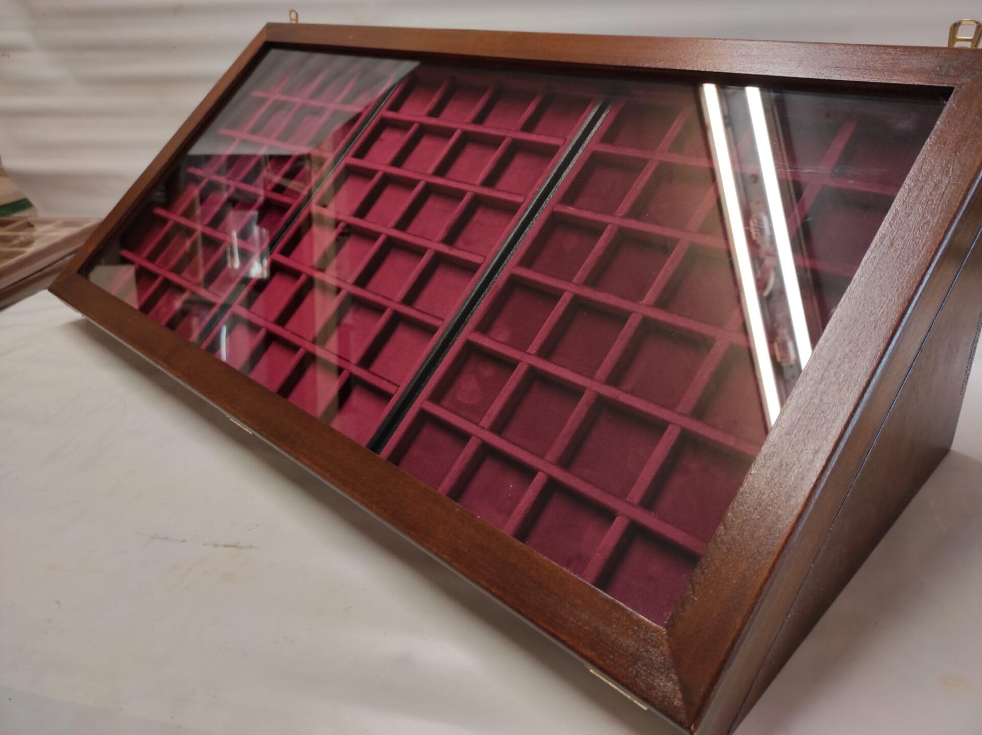 PH PandaHall Porte Monnaie pour Exposition Boîte à Monnaie Personnalisée en Bois 28cm Vitrine de Pièces pour Amateur de Voyage Cadeaux Collectionneur Souvenirs Fournitures D'Épargne