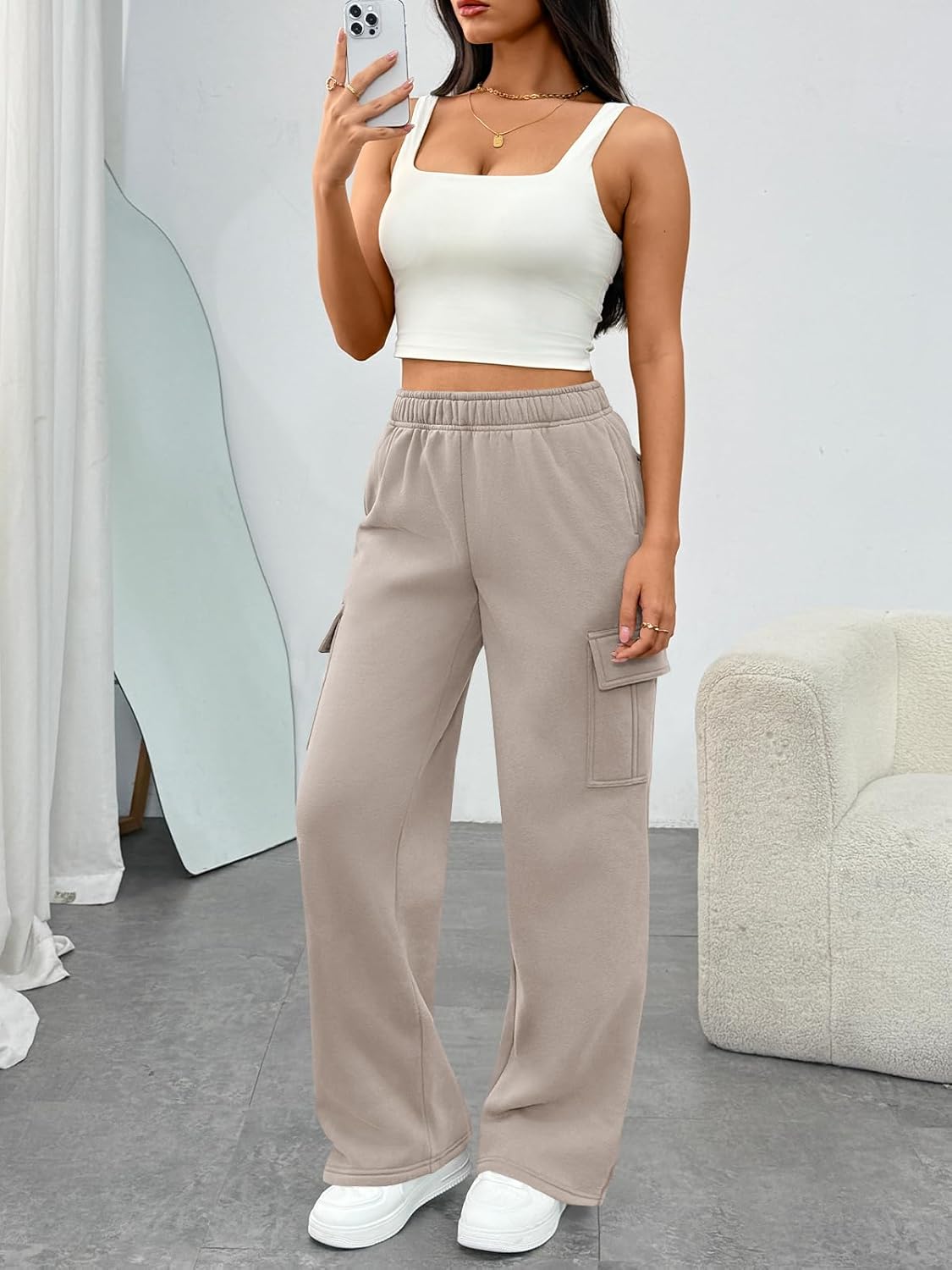 Trendy Queen Women's Cargo Sweatpants, Wide Leg Workwear Pants with Pockets & Elastic Waist, Casual Joggers for Travel - Image 4