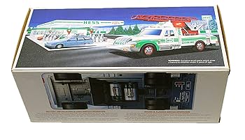 HESS トレーラーとロケット Hess holiday toy truck released