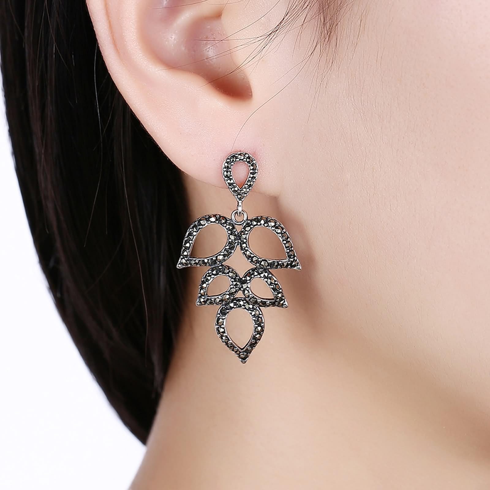 Pendientes de tuerca, aretes negros para mujer, aretes de diamante de circonita cúbica con forma de hoja hueca con forma redonda de circonita cúbica de plata de ley, Plata de ley, Circonia cúbica