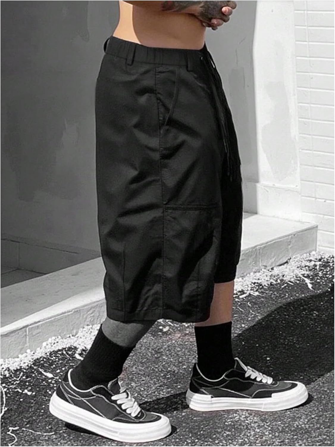 Men's Streetwear Capri Shorts Drawstring Below Knee Loose Shorts with Pockets - Image 2