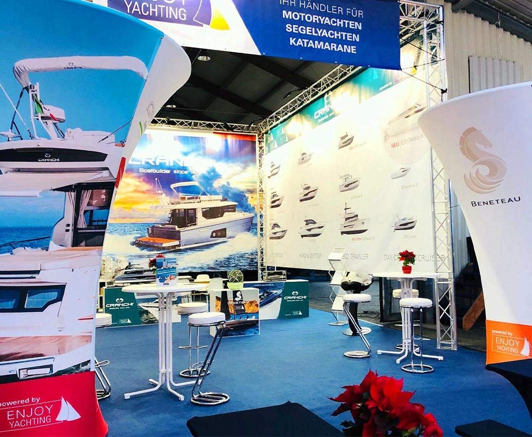 Alu System Trussing AST, Traverse 3 Punkt, Messestand Truss, Bodenplatte, male