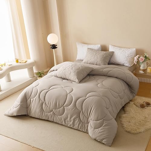 Miniatura 3 de KAREVER Edredón de flores color caqui, tamaño King, con estampado de girasol champán claro, edredón de cama King de 3 piezas, edredón floral champán