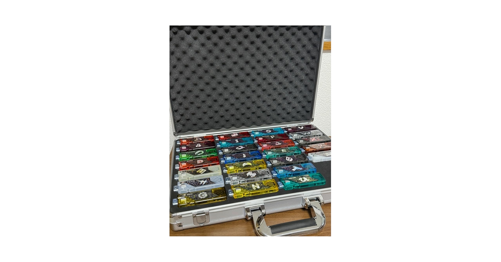 T2 ガイアメモリ アタッシュケース プロップ CSM 劇中 BOX Amazon.co.jp: T2 ガイアメモリ アタッシュケース プロップ CSM