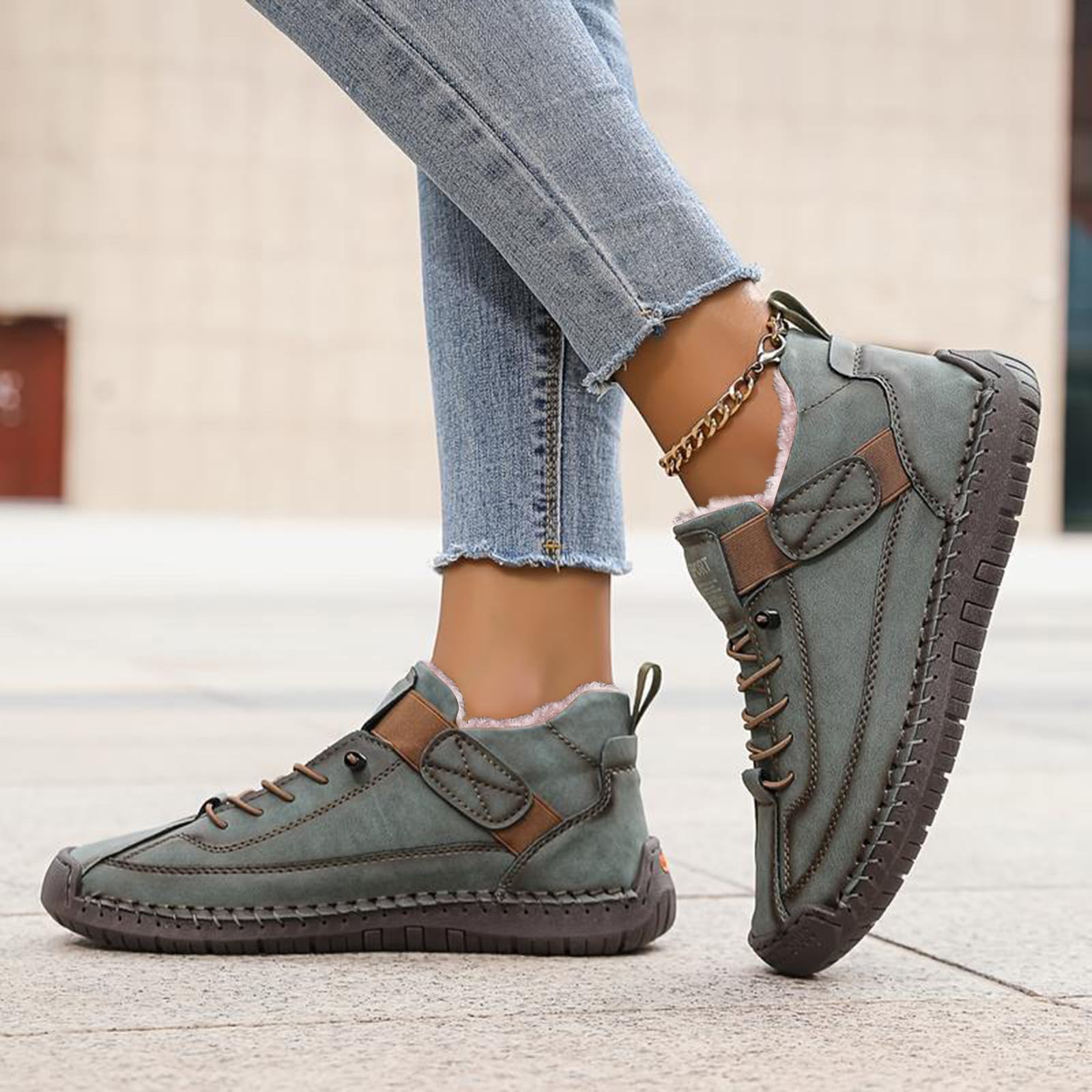 Zapatillas Elira, cómodas y con Buen Soporte. Calzado ergonómico ortopédico con Banda elástica Ajustable. Fáciles de Poner, Ideales para Senderismo, Camping y conducción. Color Blanco.