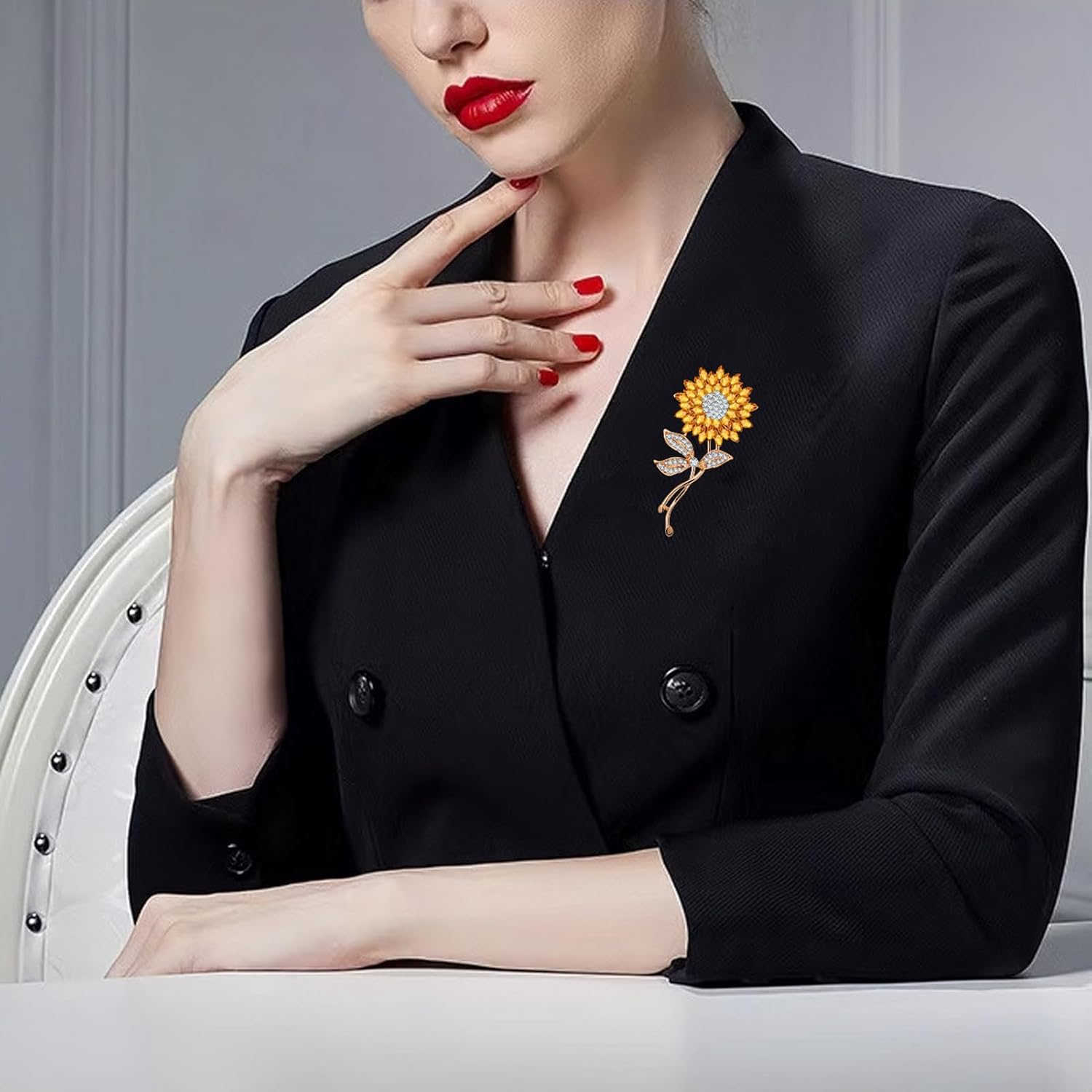 Flower Brooches for Women,Gold Plated Rhinestone Cubic Zirconia Pearl Floral Lapel Pins Corsage Brooches Scarf Clip Pins for Dress Accessories Decoration