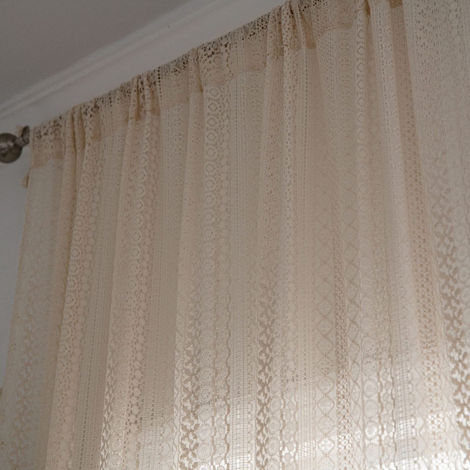 USTIDE Lot de 2 rideaux occultants en dentelle rustique au crochet avec passe-tringle décoratif en macramé, 160 x 238 cm, beige