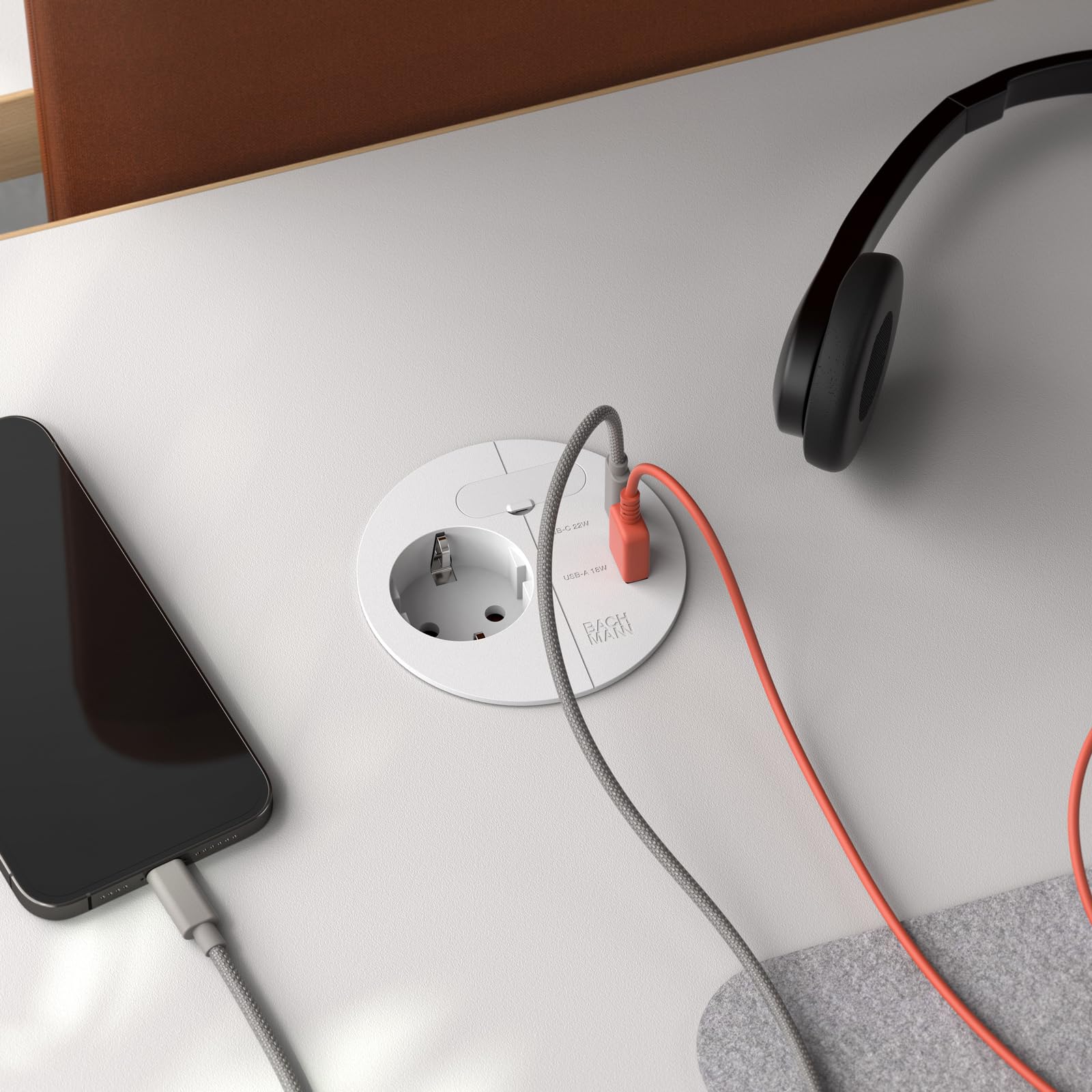 BACHMANN Einbausteckdose Loop IN Charge 1x Steckdose 1x USB A/C 22W mit Kabeldurchführung 2m Zuleitung für Büro, Besprechungsraum und Wohnraum in Weiß 938.301