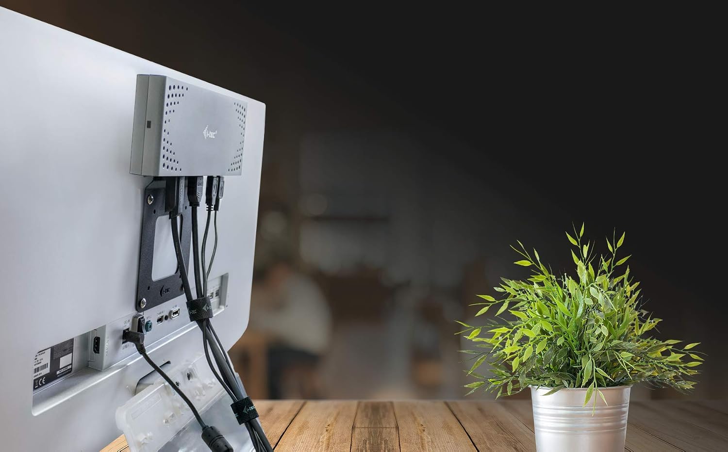 i-tec VESA Bracket for i-tec Docking Stations for CADUAL4KDOCKUK, CADUA4KDOCKPDLUK, TB3CDUALDPDOCKPDUK, C31TRIPLEDOCKPDUK - Image 4
