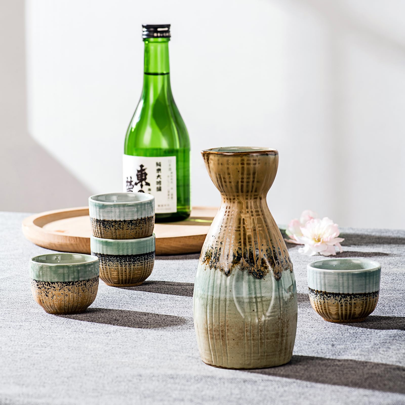 UNICASA Sake Set Keramik Mit Becher und Wein Topf für Wärmeren - 1 Sake-Topf 4 Sakebecher, Hellblau