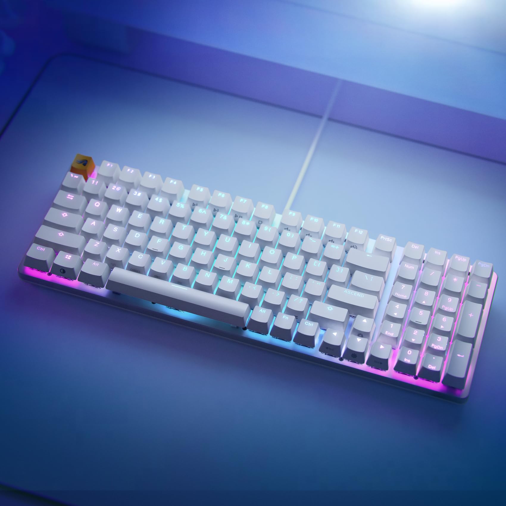 GLORIOUS GMMK 2 Full Size 96% Teclado Mecánico Hot Swap QWERTY ES (Blanco) | Switches lineales preengrasados, retroiluminación dinámica, placa aluminio, componentes dobles duraderos, perfil ergonómico