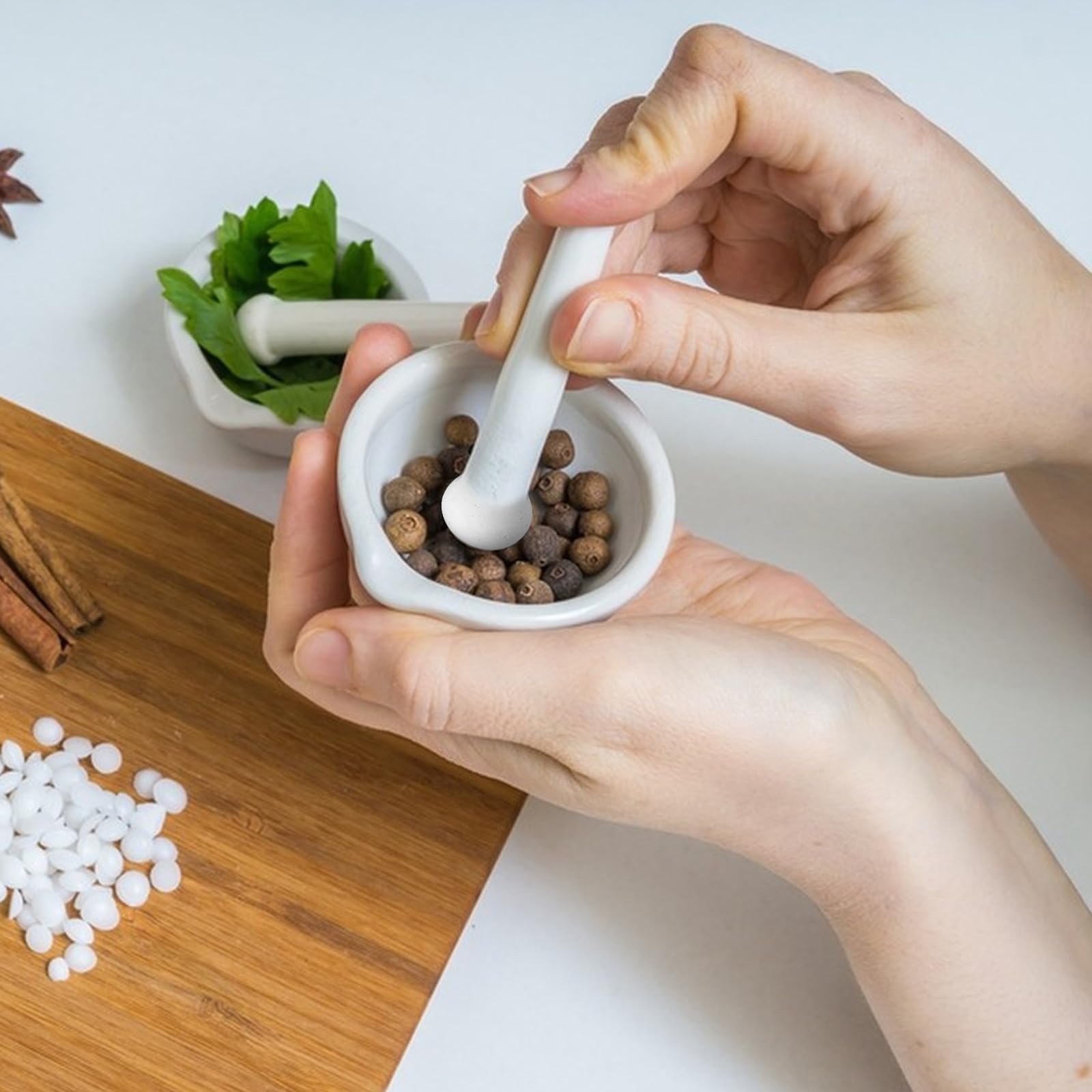 Zestaw 2 moździerzy z tłuczkiem i szczotkami, mały porcelanowy moździerz zestaw ceramicznych małych misek na zioła pesto kuchnia moździerz akcesoria naukowe 80 mm