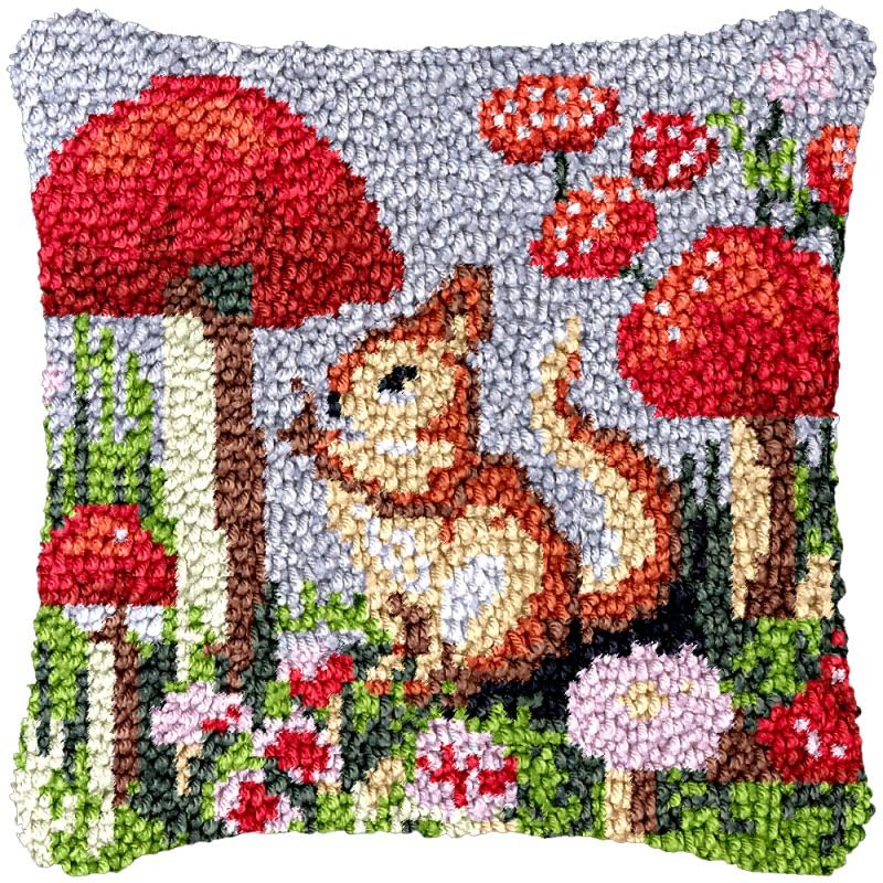 Latch Hook Pillowcase Kits Mushroom & Squirrel Latch Hook kit Cushion Throw Pillow Embroidery Craft Kits for Beginner DIY Latch Hook Rug Kit with Printed Canvas Hobby & Craft 43x43cm