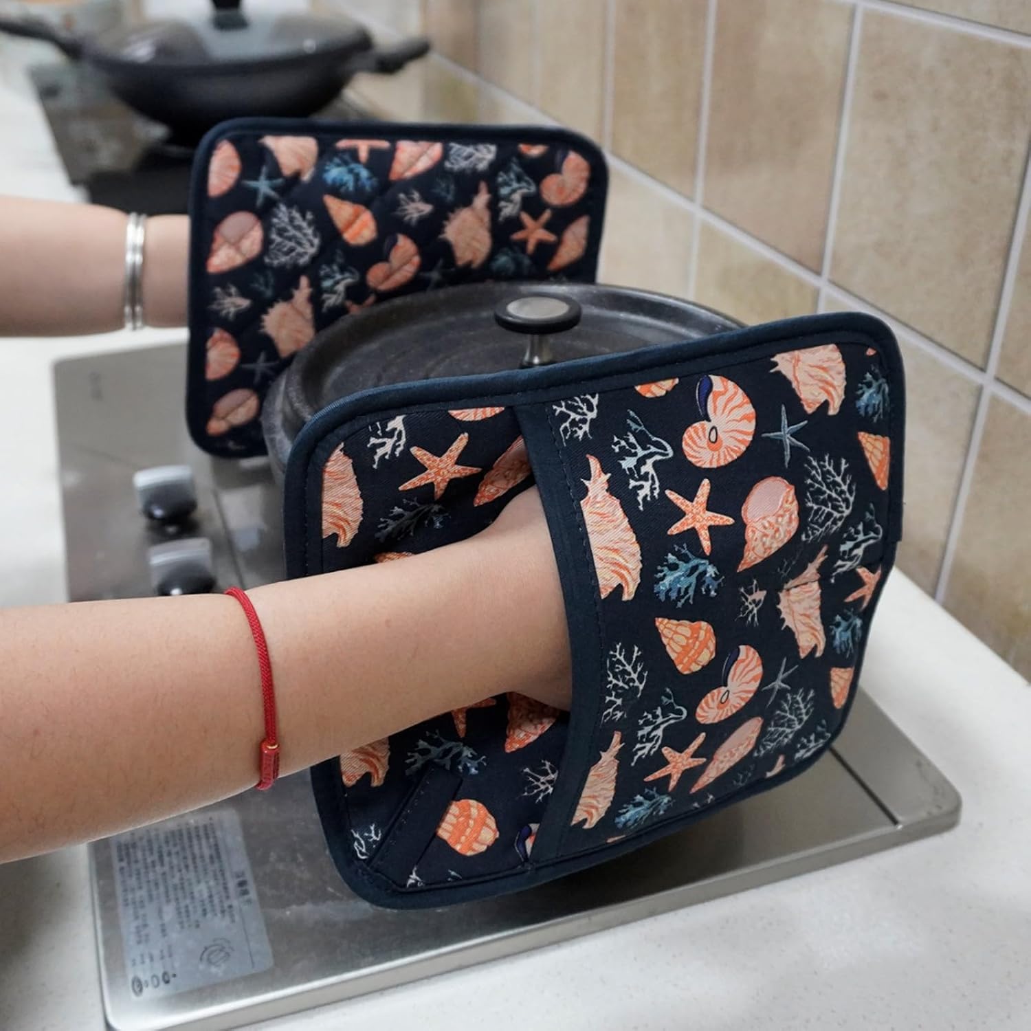 Pot Holders Set of 2 Heat Resistant 480℉ Kitchen 100% Cotton Comfortable Lining Printing Cowry Flower Women Men Home Cooking Baking Microwave BBQ Gift (Cowry potholders) - Image 8