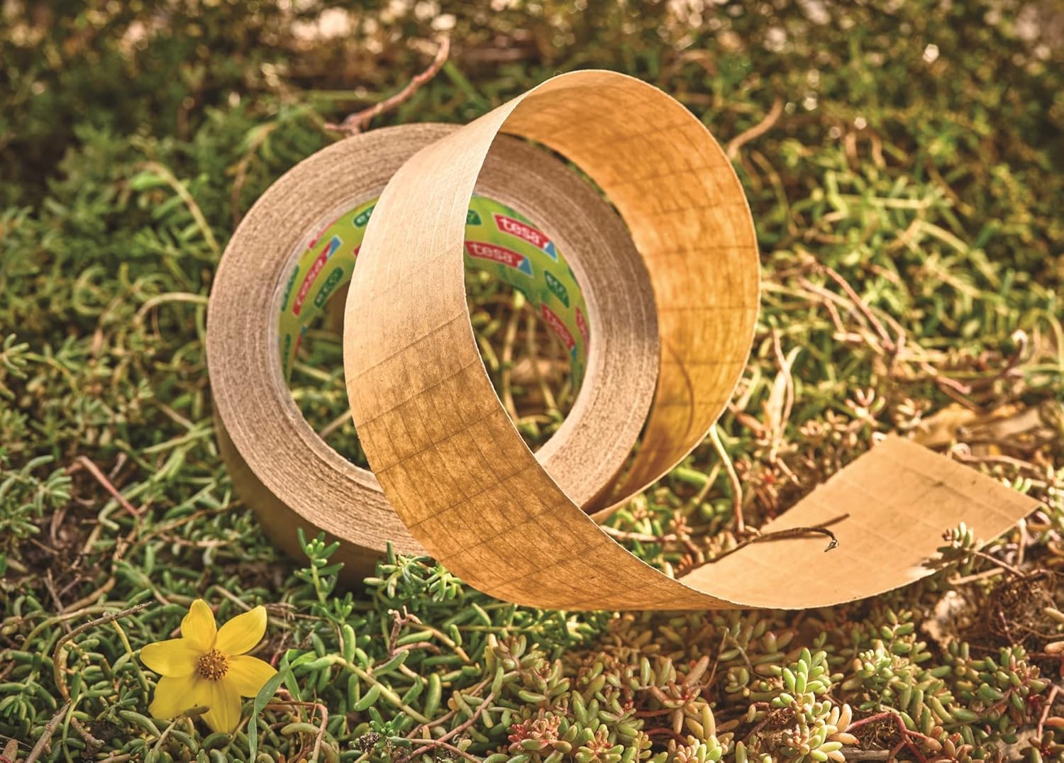 tesa Tesapack PAPER ULTRA STRONG ecoLogo - glasfaserverstärkt, mit extra starker Haftkraft - recyclingfreundliches Papier-Packband aus FSC-zertifizierten Rohstoffen - 25 m x 50 mm (10)