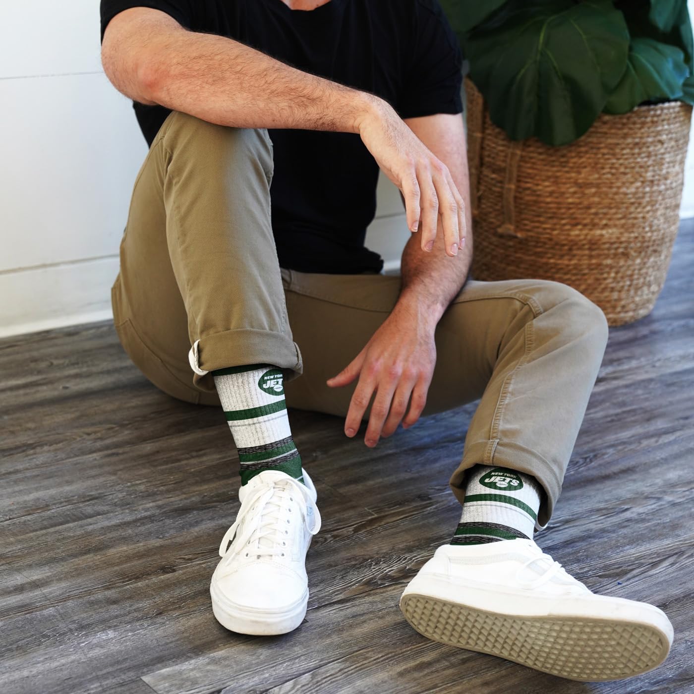 For Bare Feet NFL Unisex Nfl Friday Dress Crew Sock