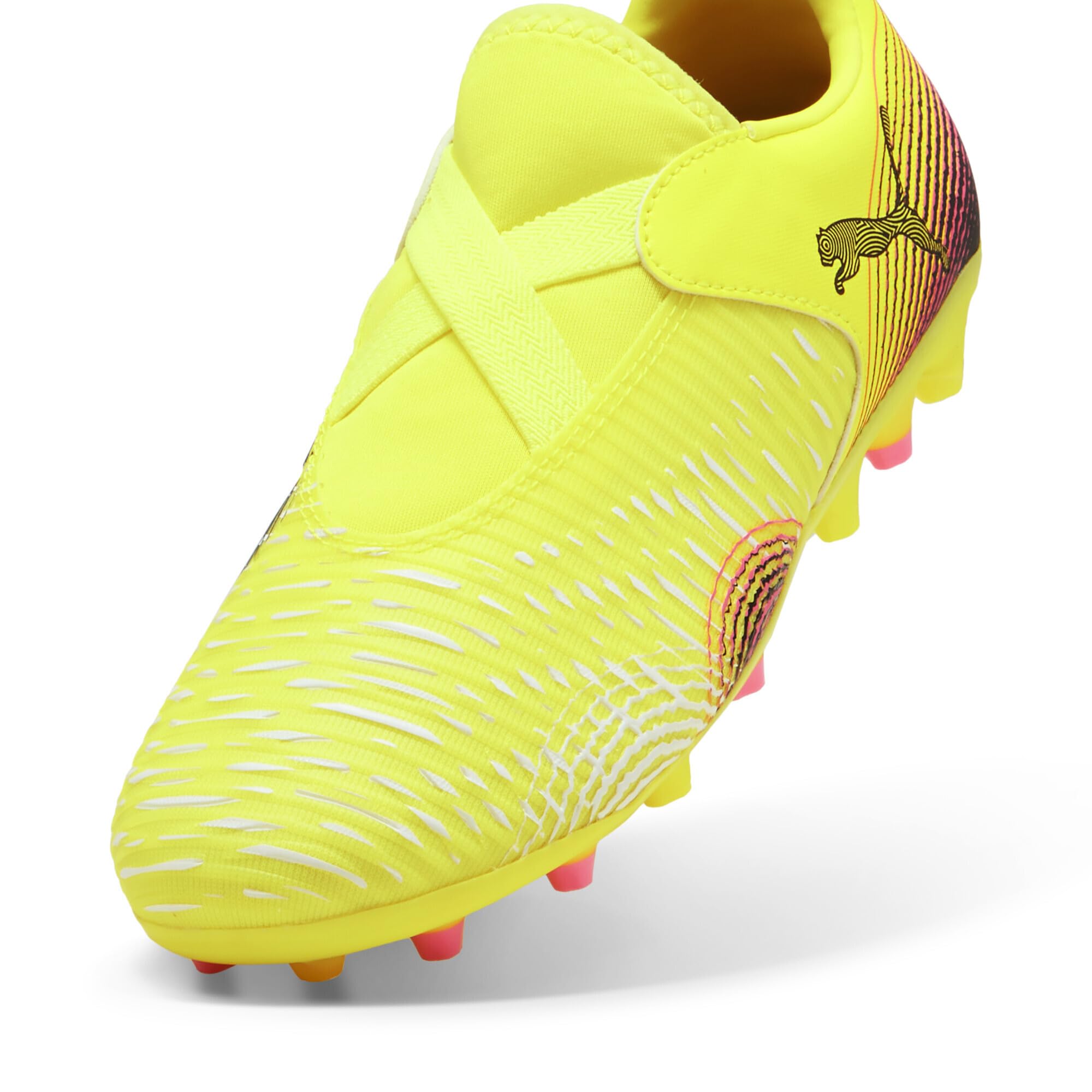 PUMA Jugendliche Future 8 Match MG Fußballschuhe ohne Schnürung 35.5, Yellow Alert Black Sun Struck Pink
